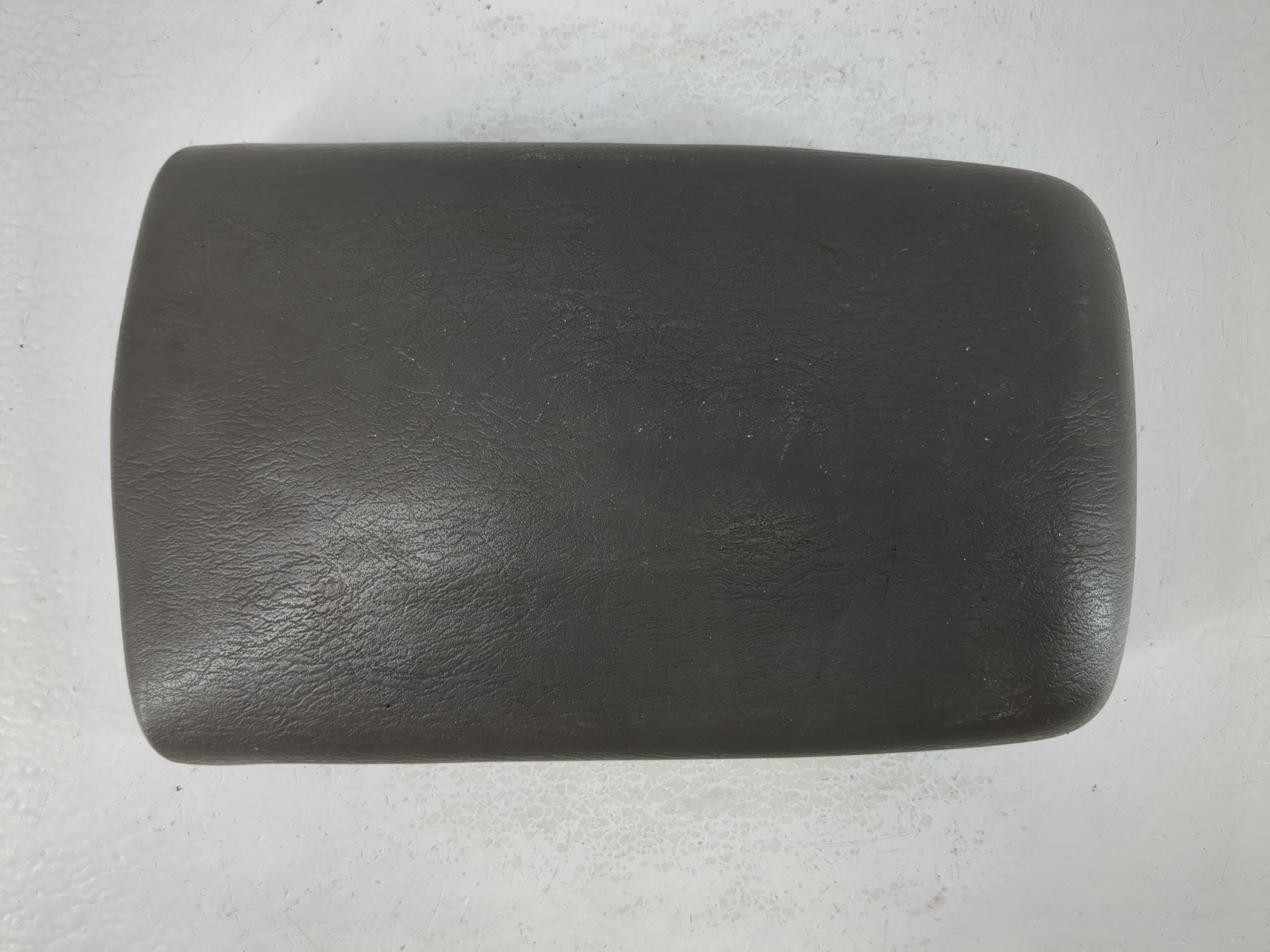 Picture of 2002-2004 Jeep Liberty Center Console Armrest Cover Lid 1011761