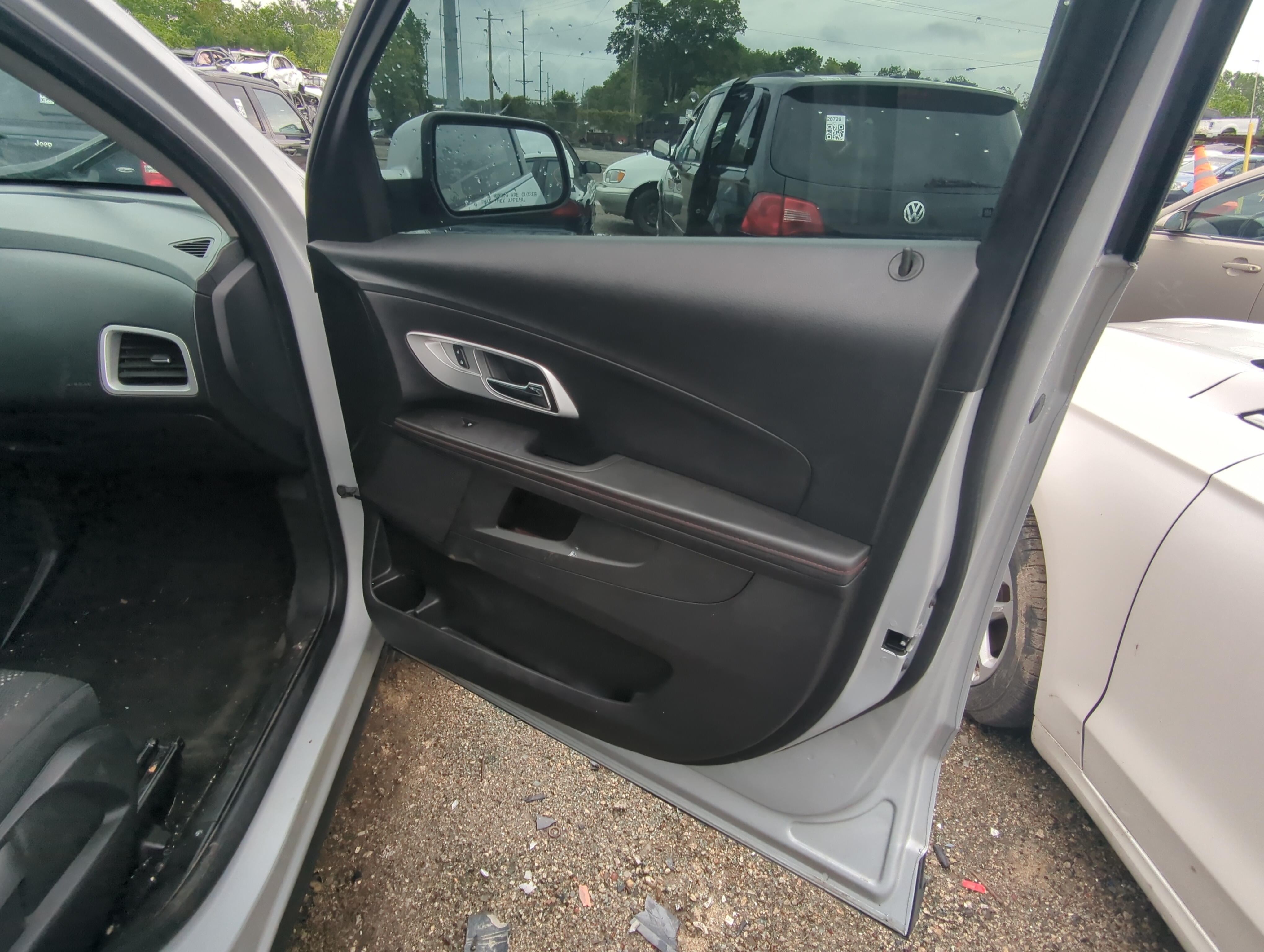 Picture of 2015 Chevrolet Equinox Front Right Passenger Interior Door Panel Trim 1021554