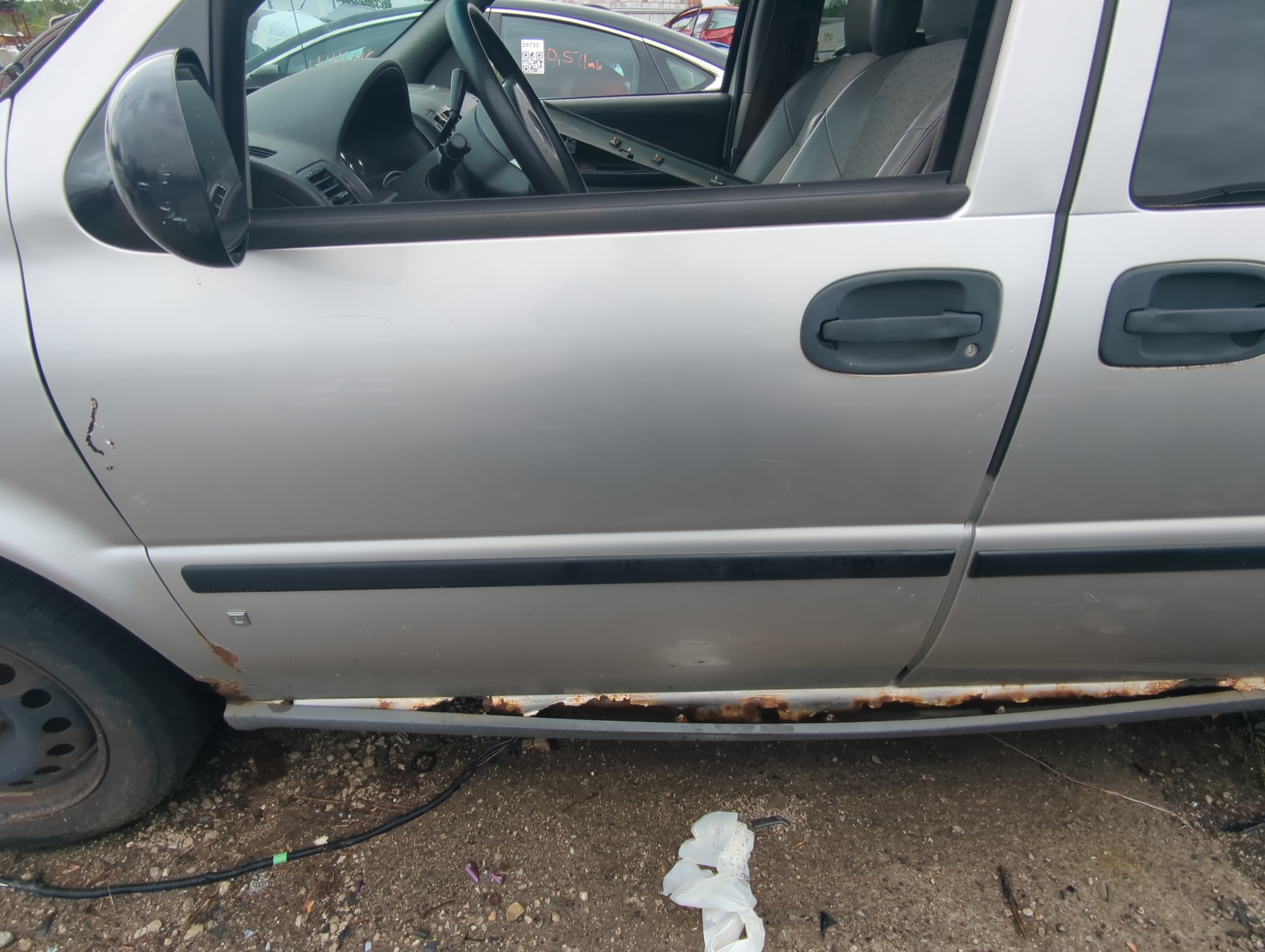 Picture of 2005-2009 Chevrolet Uplander Driver Front Door Oem 1021653