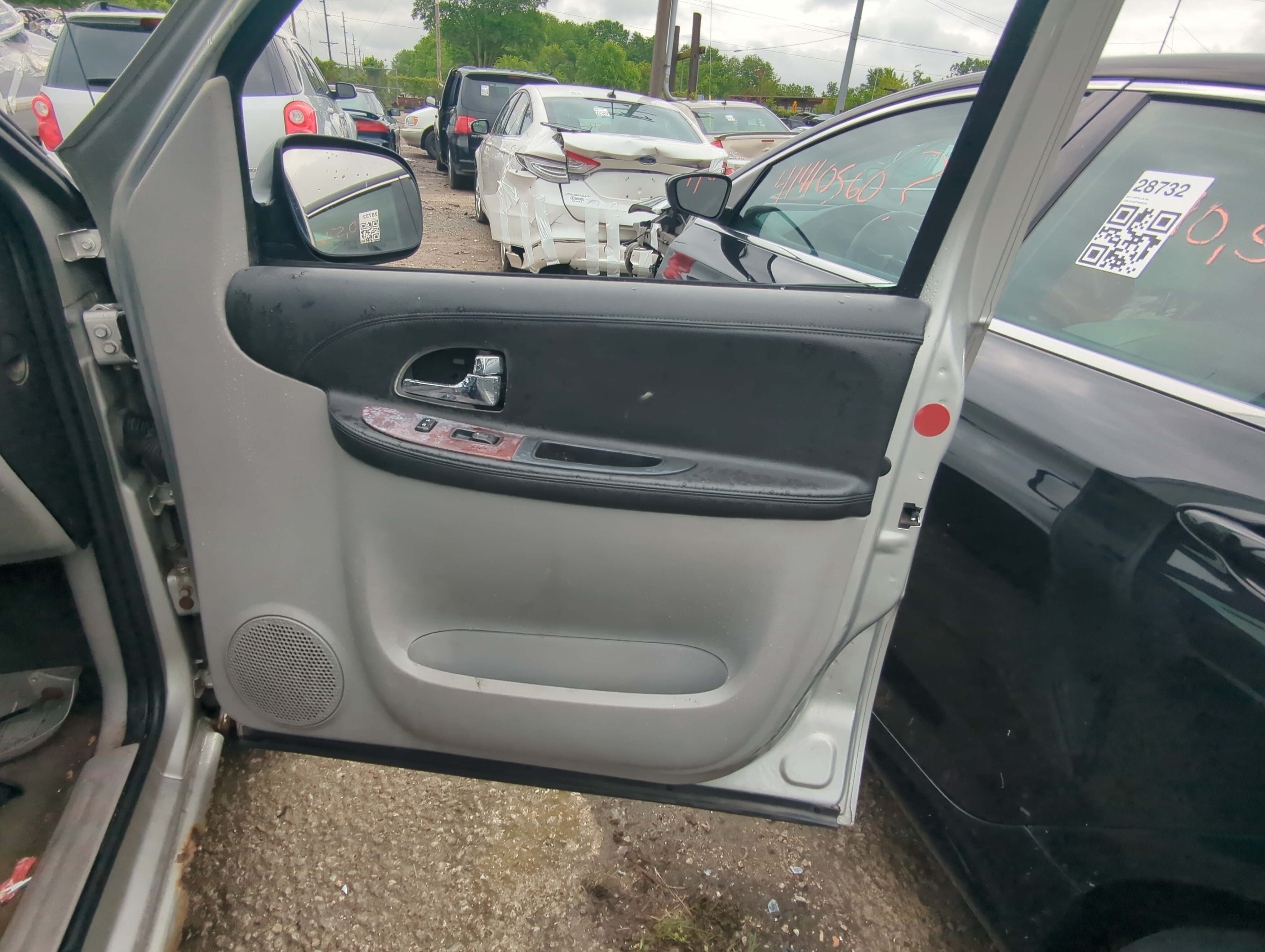 Picture of 2006 Chevrolet Uplander Front Right Passenger Interior Door Panel Trim 1021706