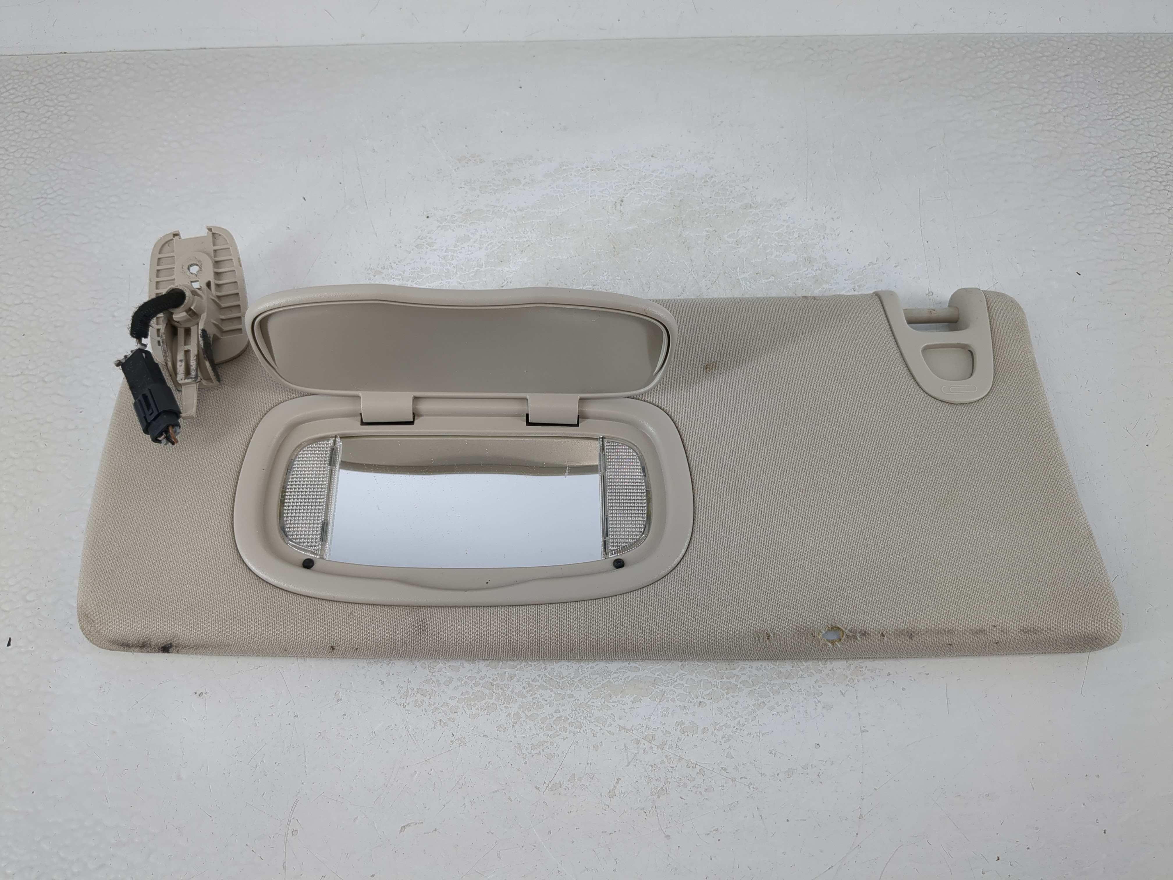 Picture of 2014-2018 Jeep Cherokee Driver Sun Visor Mirror Left Sunvisor Light Grey 1023851