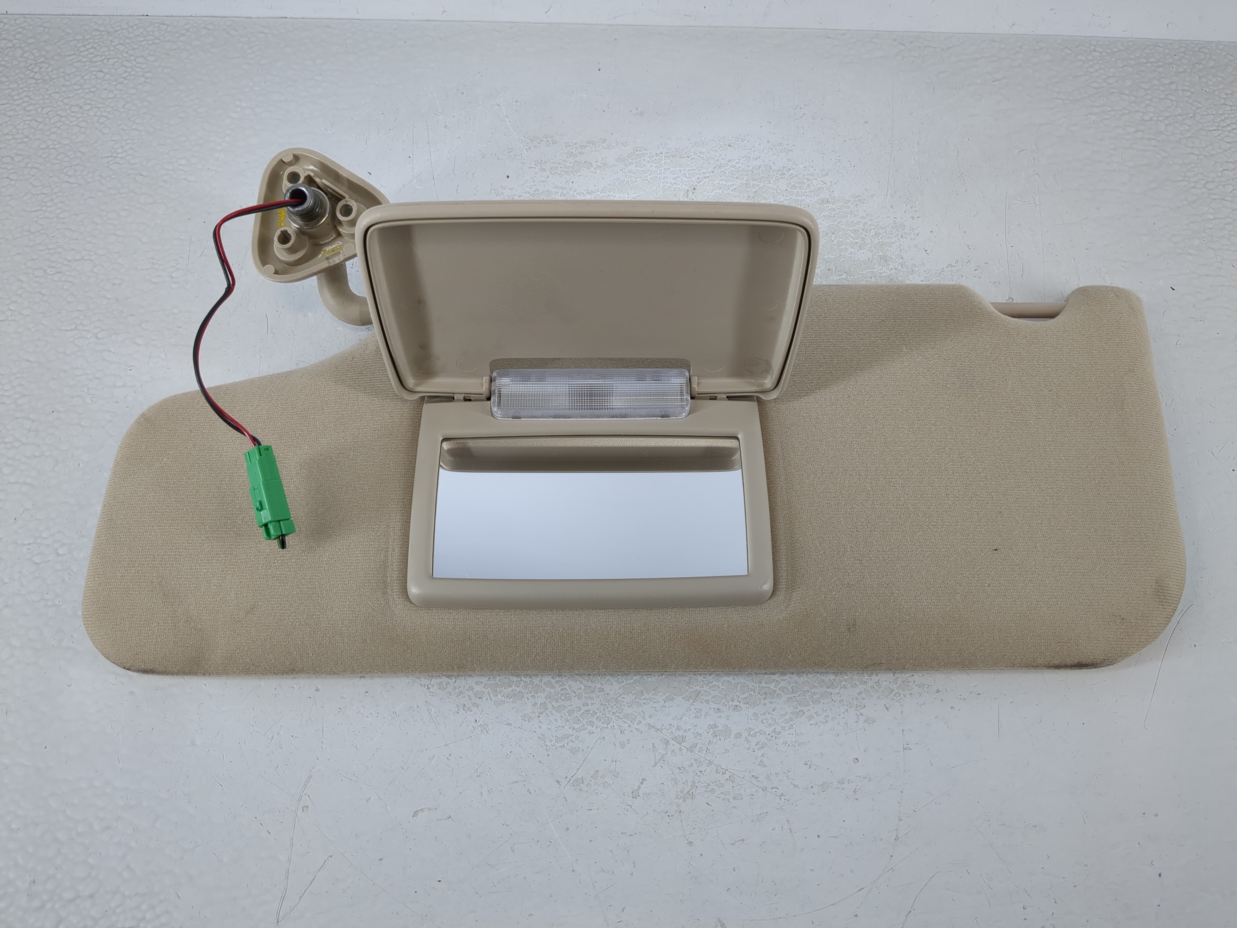Picture of 2005-2007 Ford Freestyle Driver Sun Visor Mirror Left Sunvisor 1023899