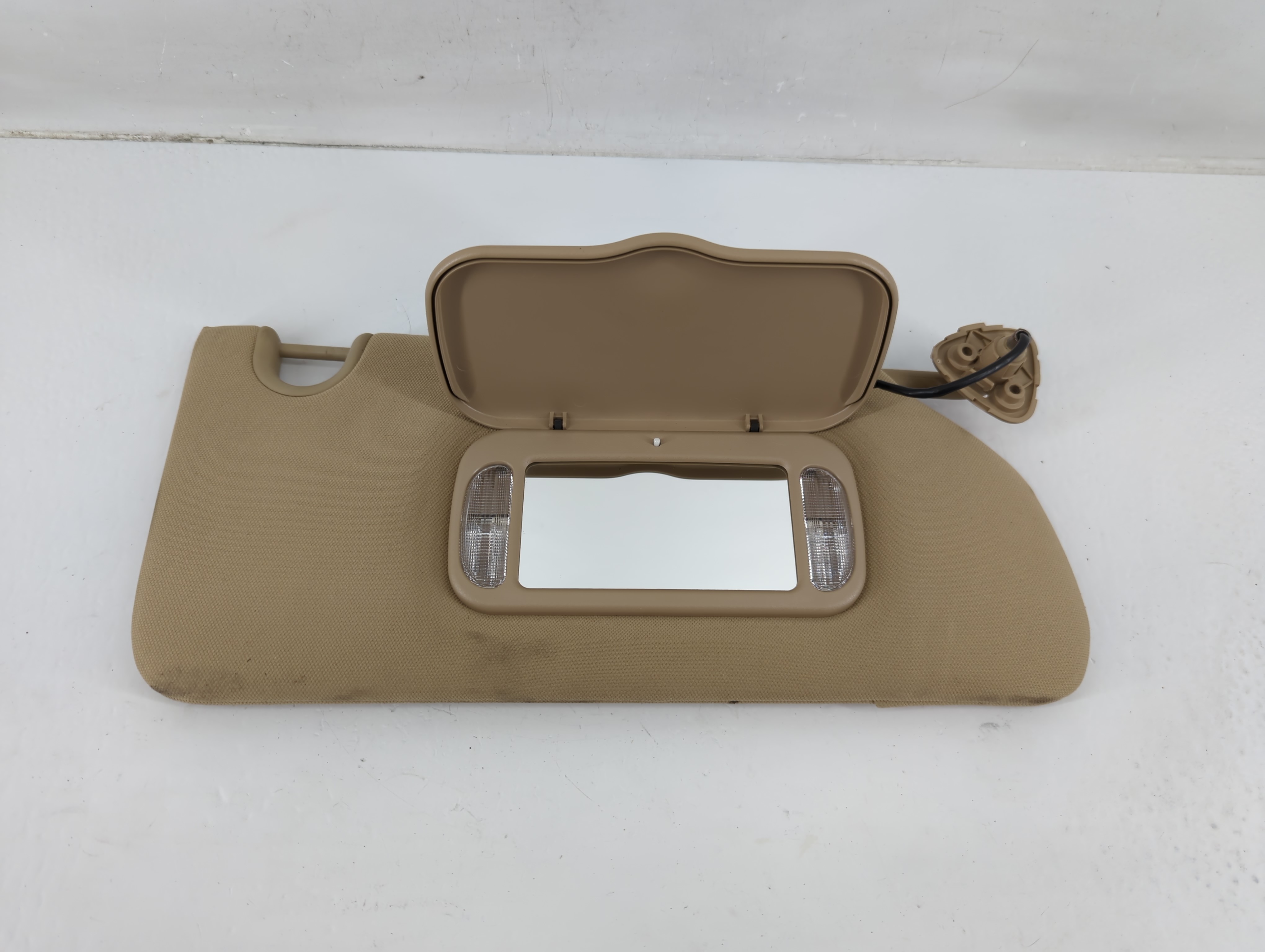 2006-2011 Buick Lucerne Passenger Sun Visor Mirror Right Sunvisor Beige 1024006 - Oemusedautoparts1.com