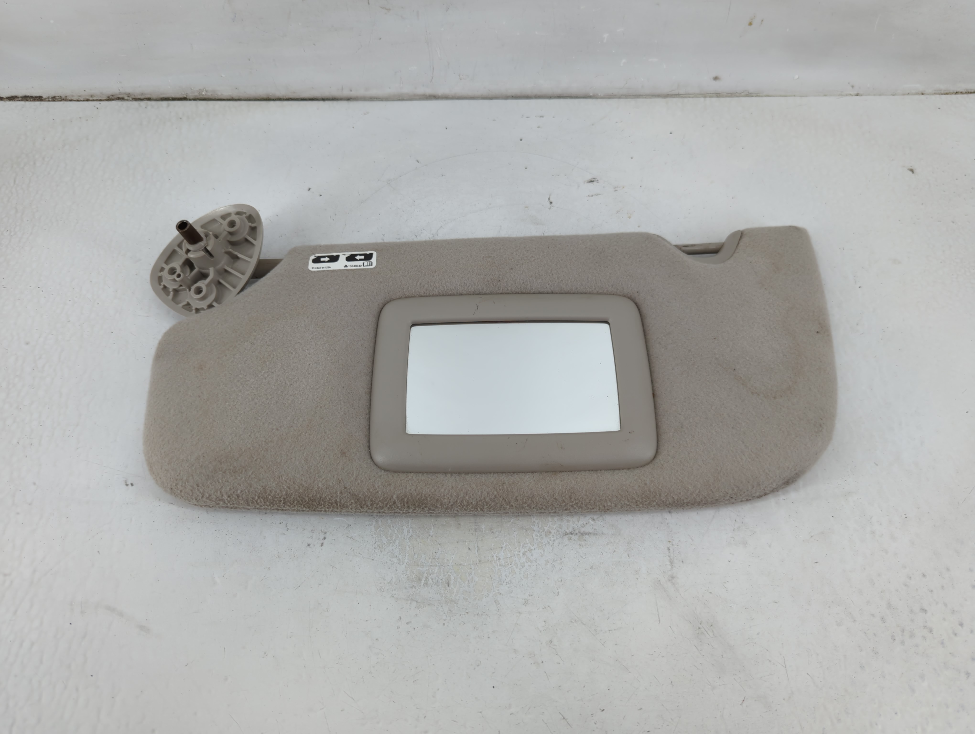 Chevrolet Trail Blazer Driver Sun Visor Mirror Left Sunvisor Grey 1024010 - Oemusedautoparts1.com