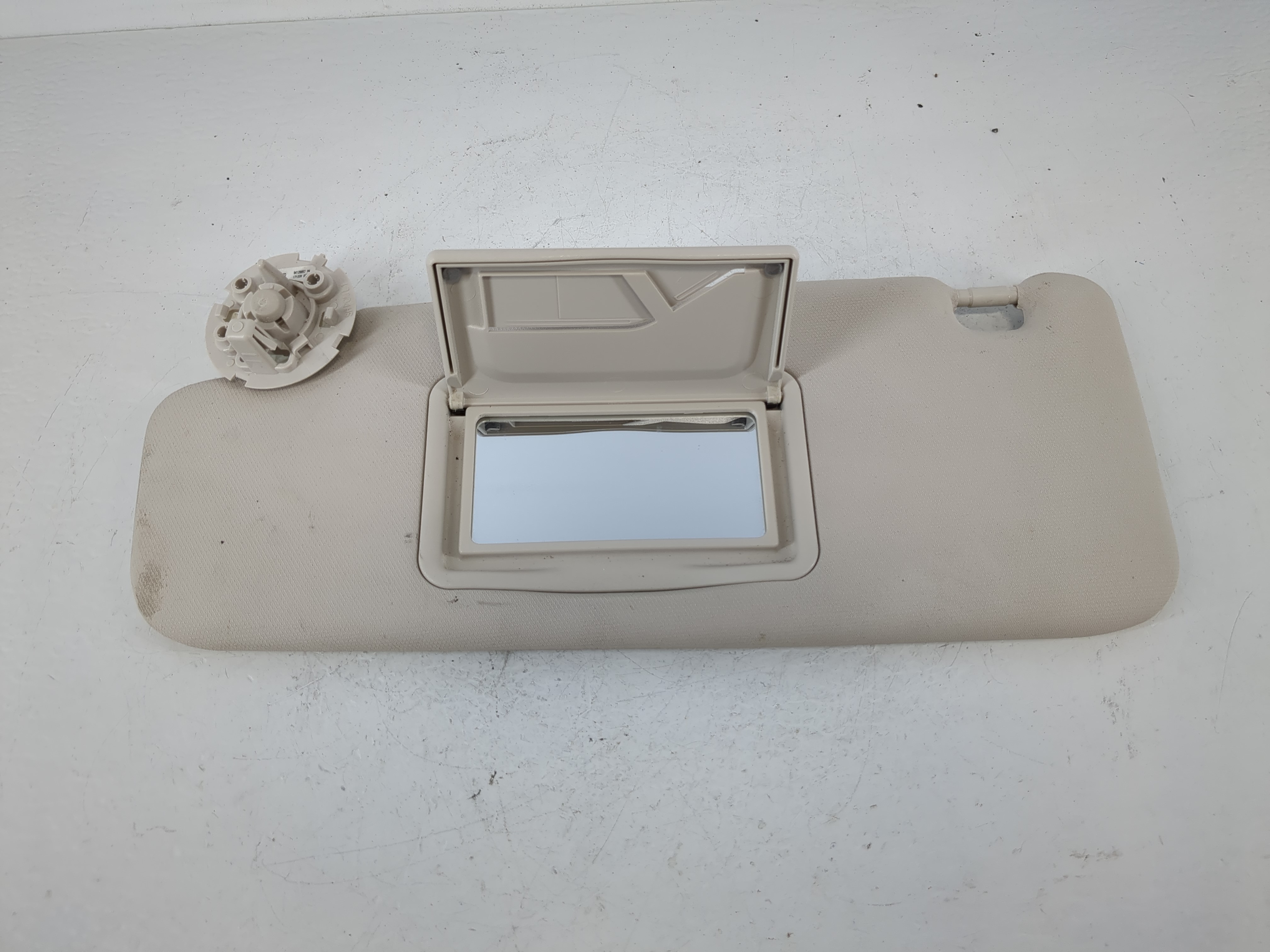 Picture of 2017-2019 Chevrolet Cruze Driver Sun Visor Mirror Left Sunvisor Ivory 1024036