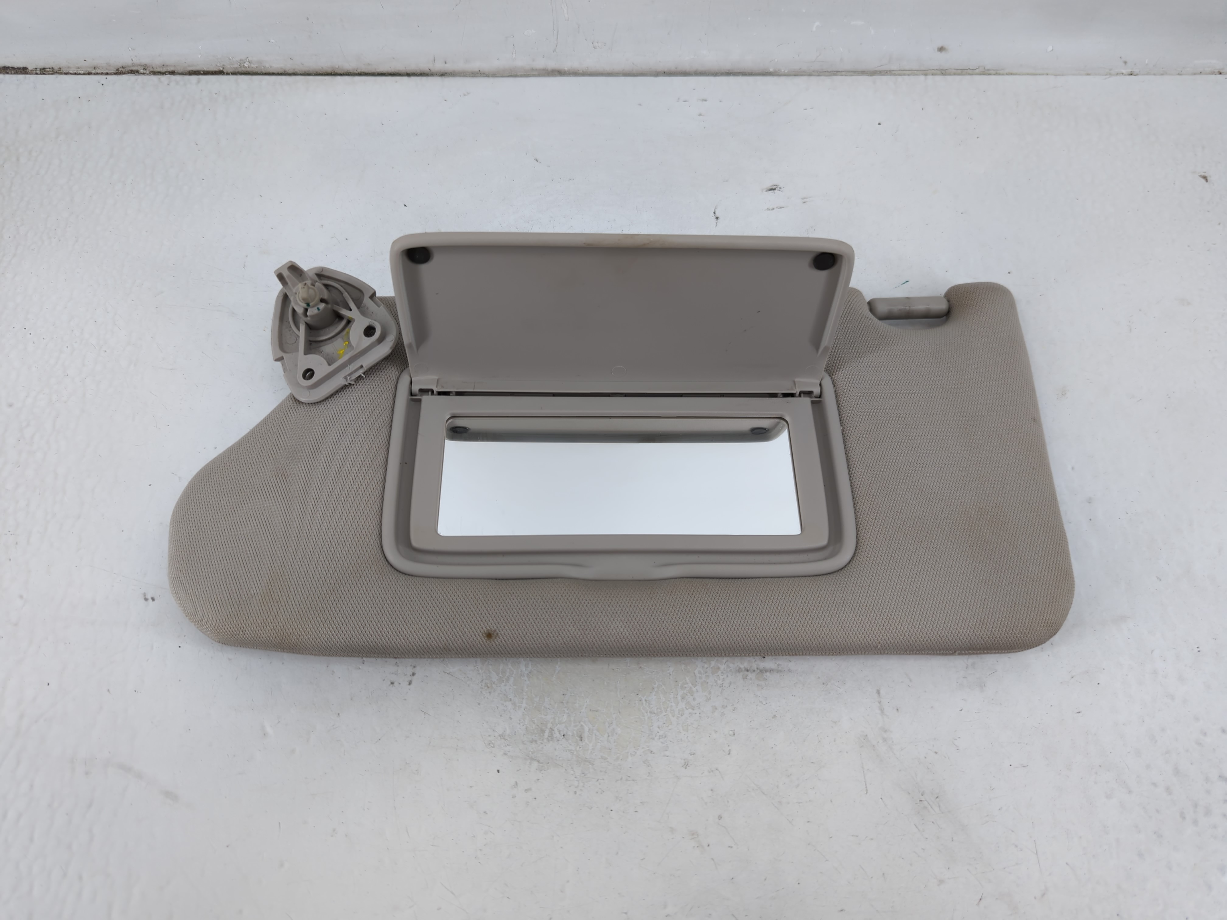 Picture of 2013-2018 Nissan Altima Passenger Sun Visor Mirror Right Sunvisor 1024086