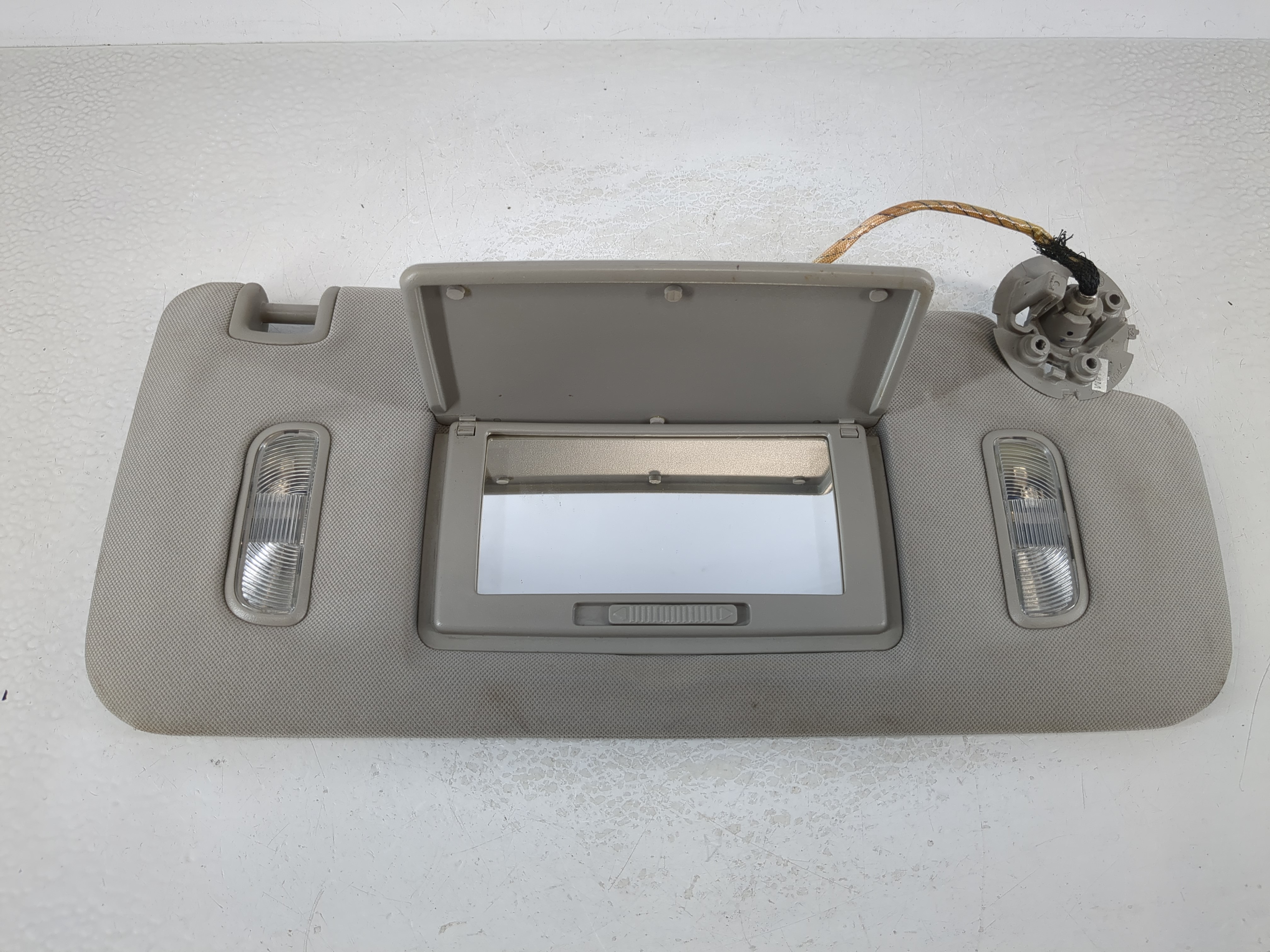Picture of 2008-2009 Cadillac Cts Passenger Sun Visor Mirror Right Sunvisor Grey 1024125