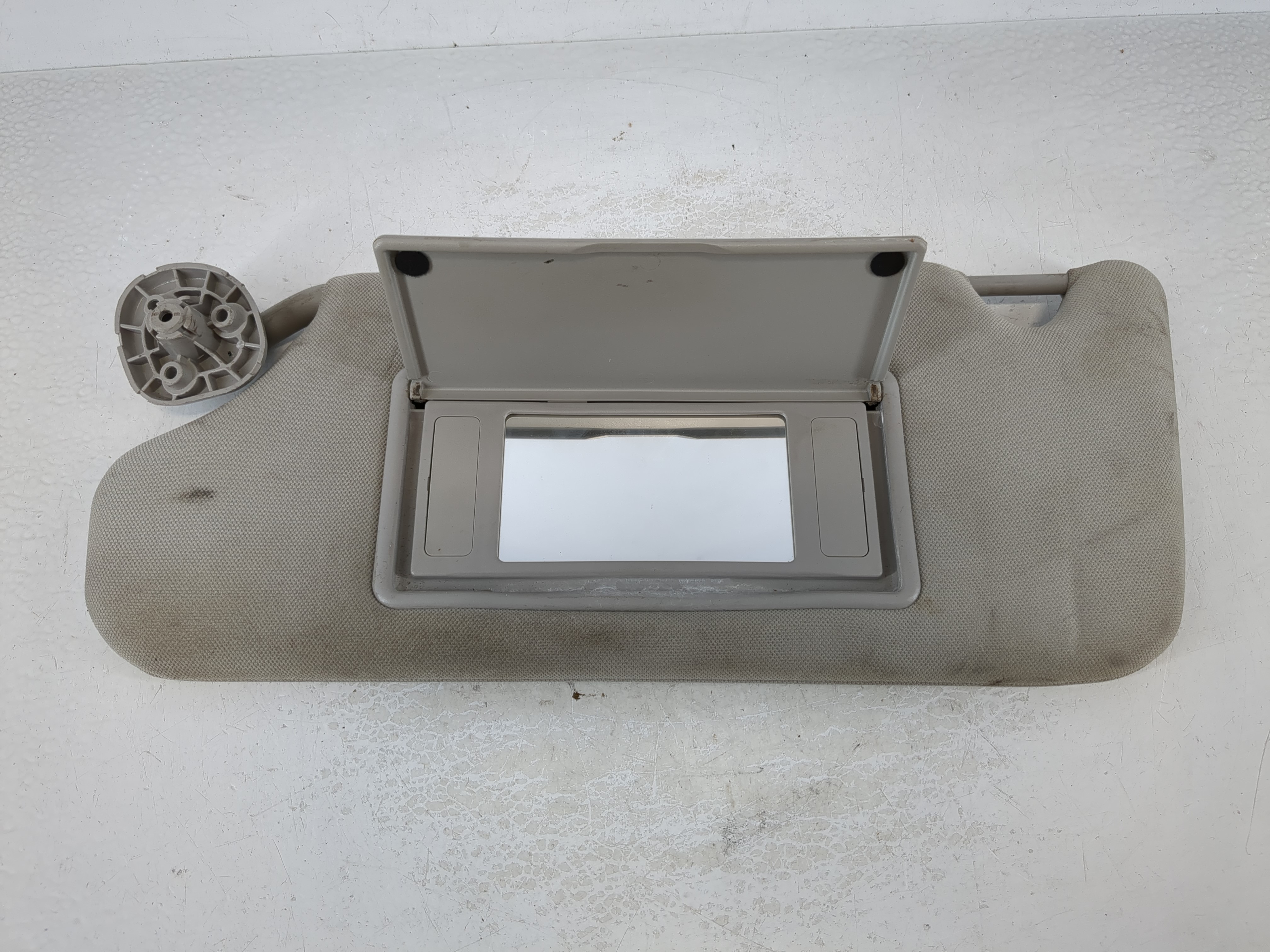 Picture of 2006-2016 Chevrolet Impala Driver Sun Visor Mirror Left Sunvisor Grey 1024129