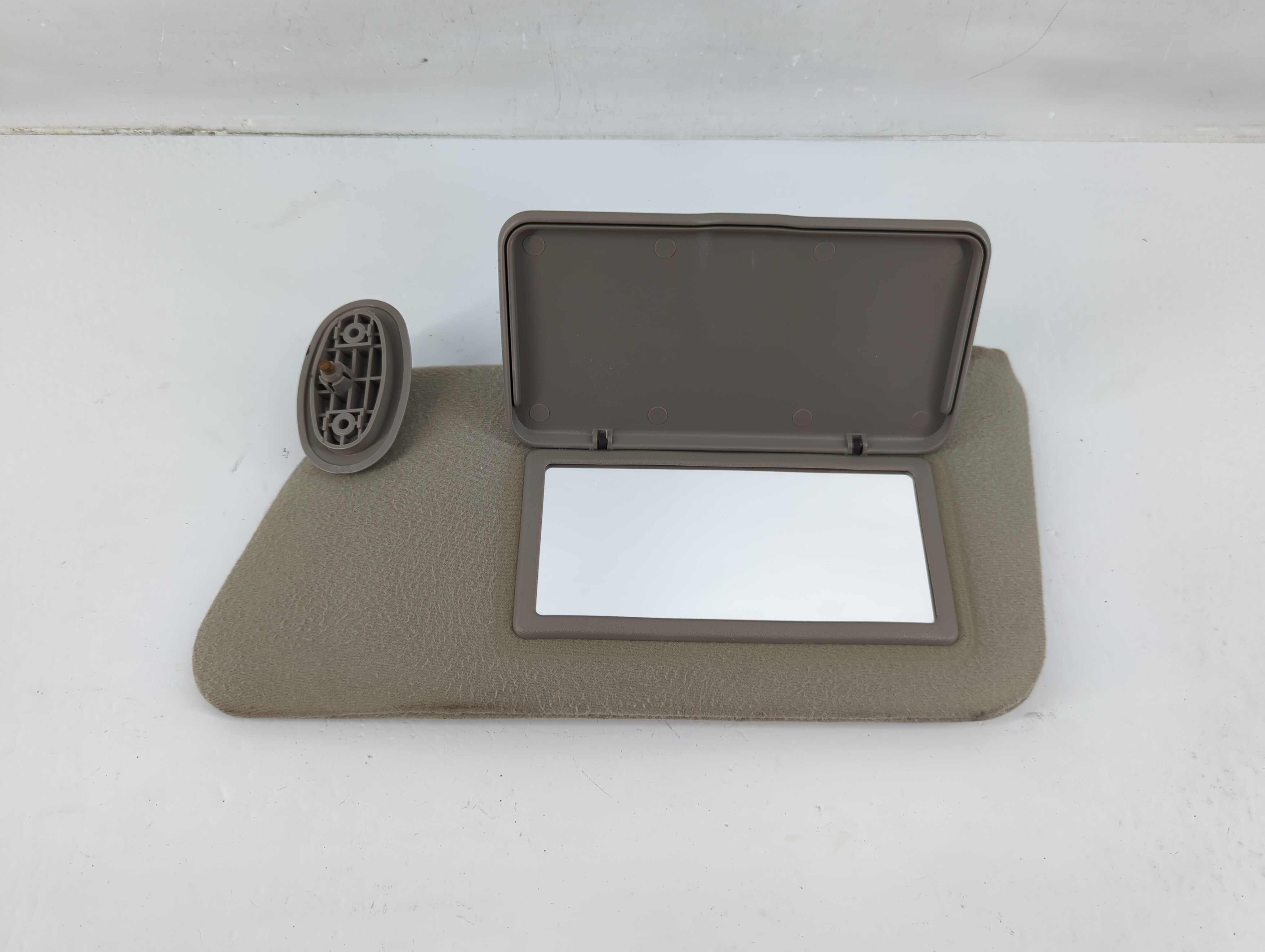 2000-2005 Pontiac Grand Am Passenger Sun Visor Mirror Right Sunvisor 1024242 - Oemusedautoparts1.com