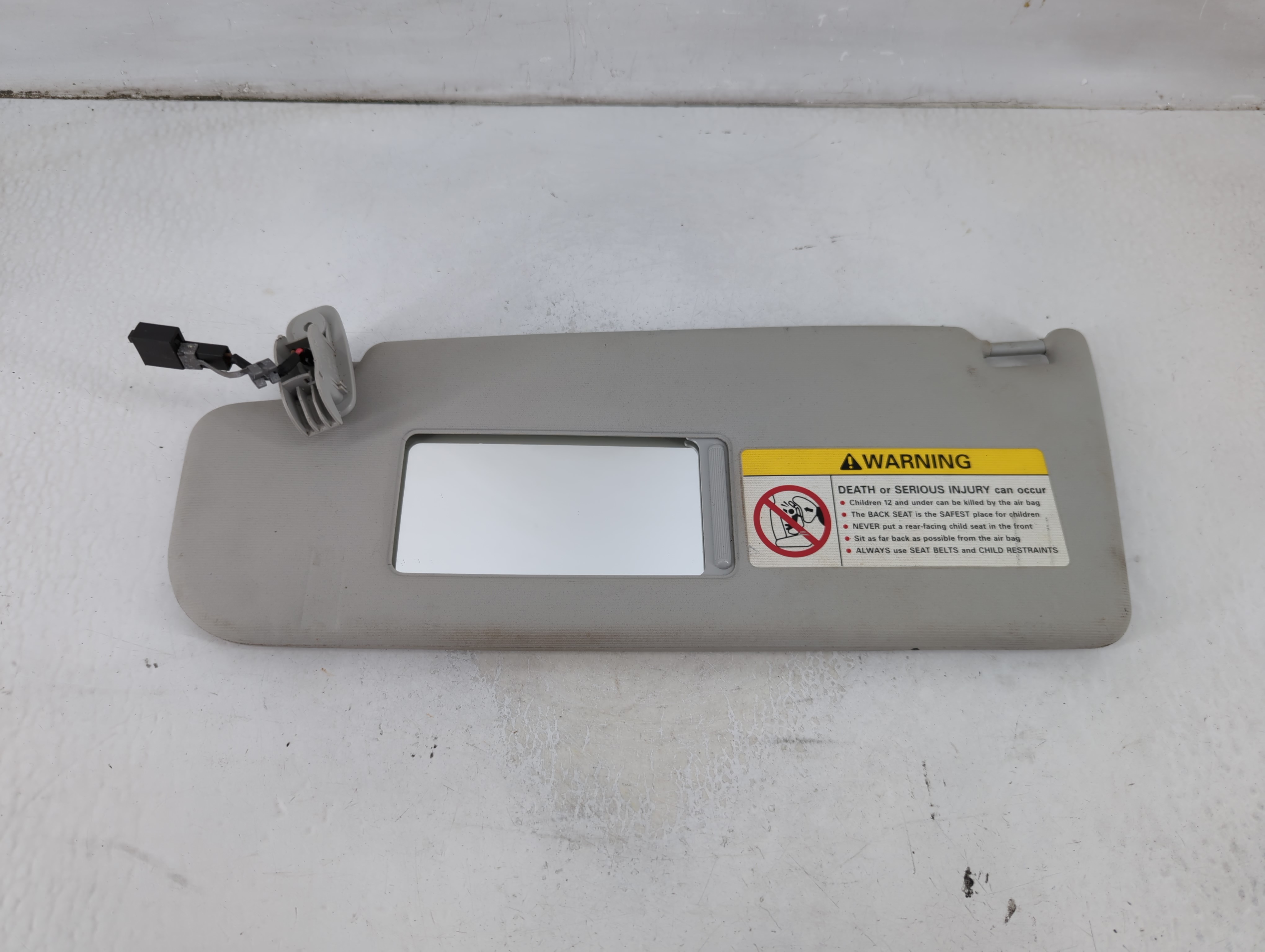 Picture of 2000-2010 Volkswagen Beetle Driver Sun Visor Mirror Left Sunvisor Grey 1024289