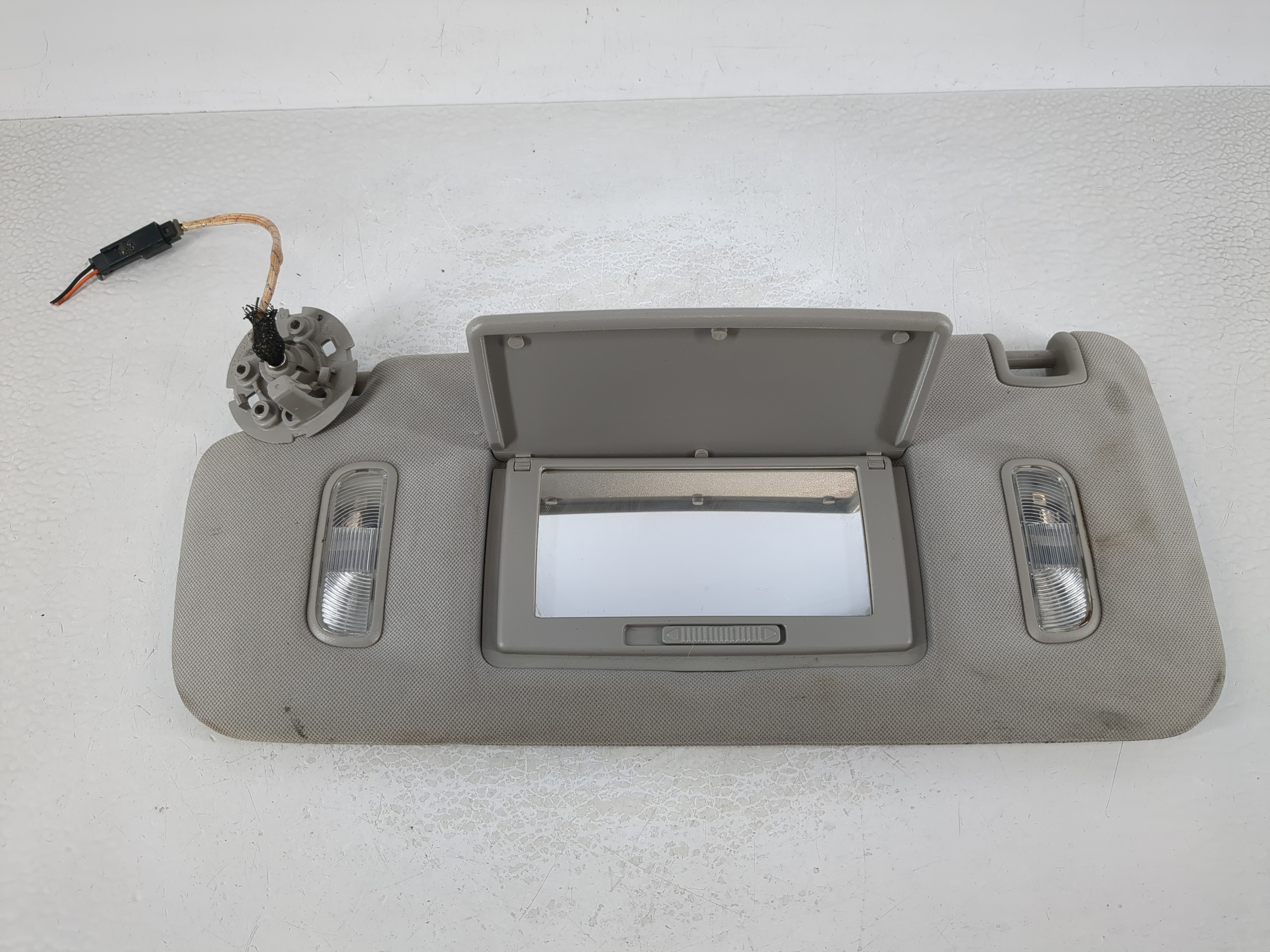 Picture of 2008-2009 Cadillac Cts Driver Sun Visor Mirror Left Sunvisor Grey 1024322