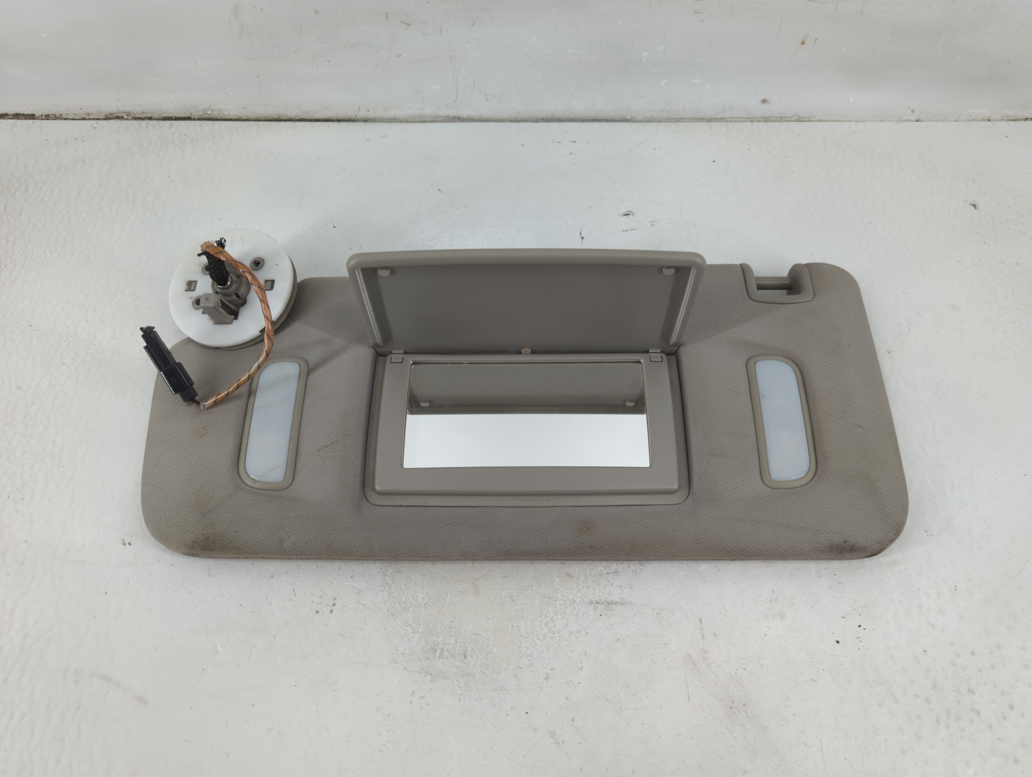 Picture of 2007-2017 Gmc Acadia Driver Sun Visor Mirror Left Sunvisor Grey 1024563