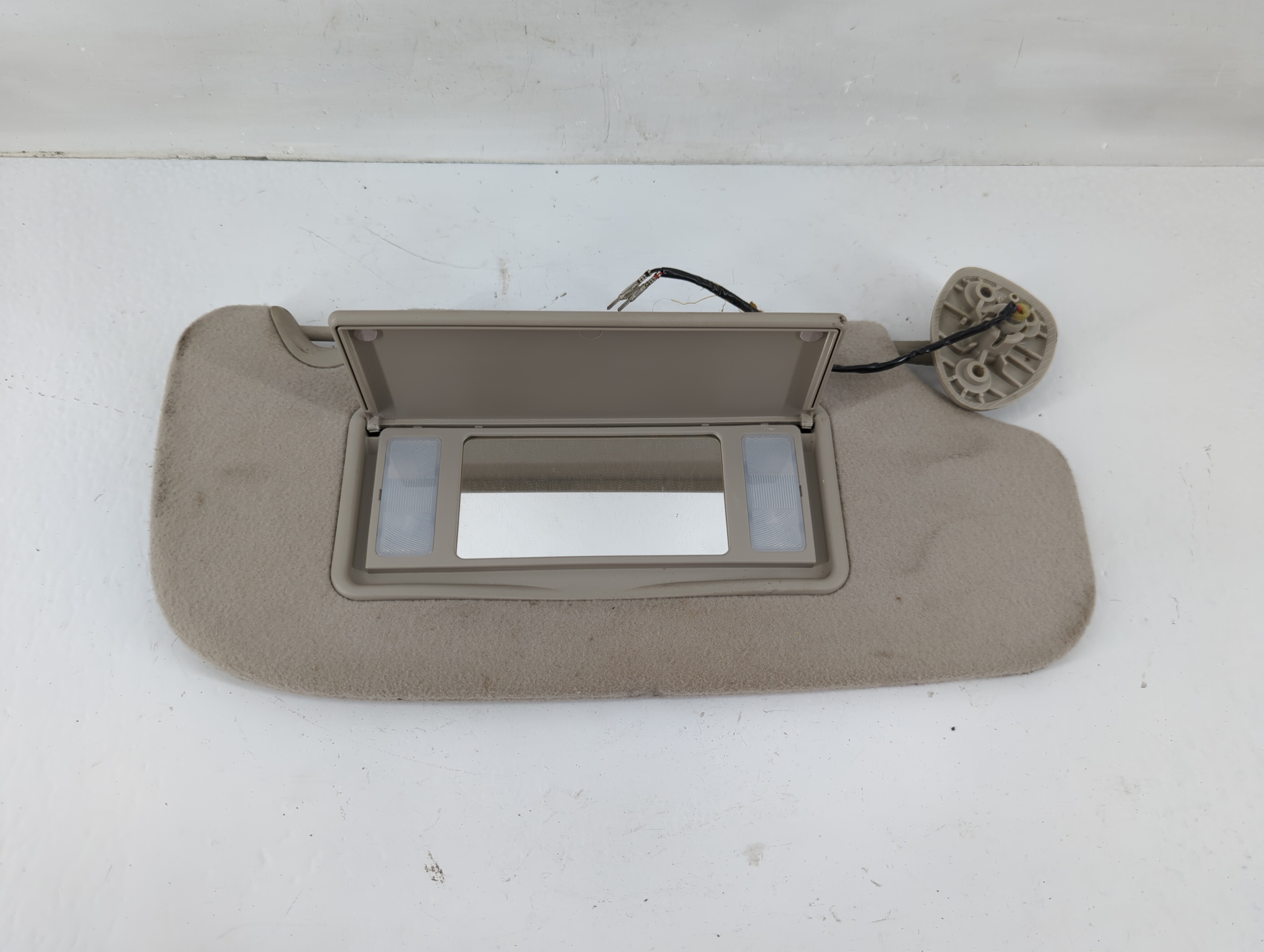 Picture of 2008 Saab 9-7x Passenger Sun Visor Mirror Right Sunvisor Grey 1024832