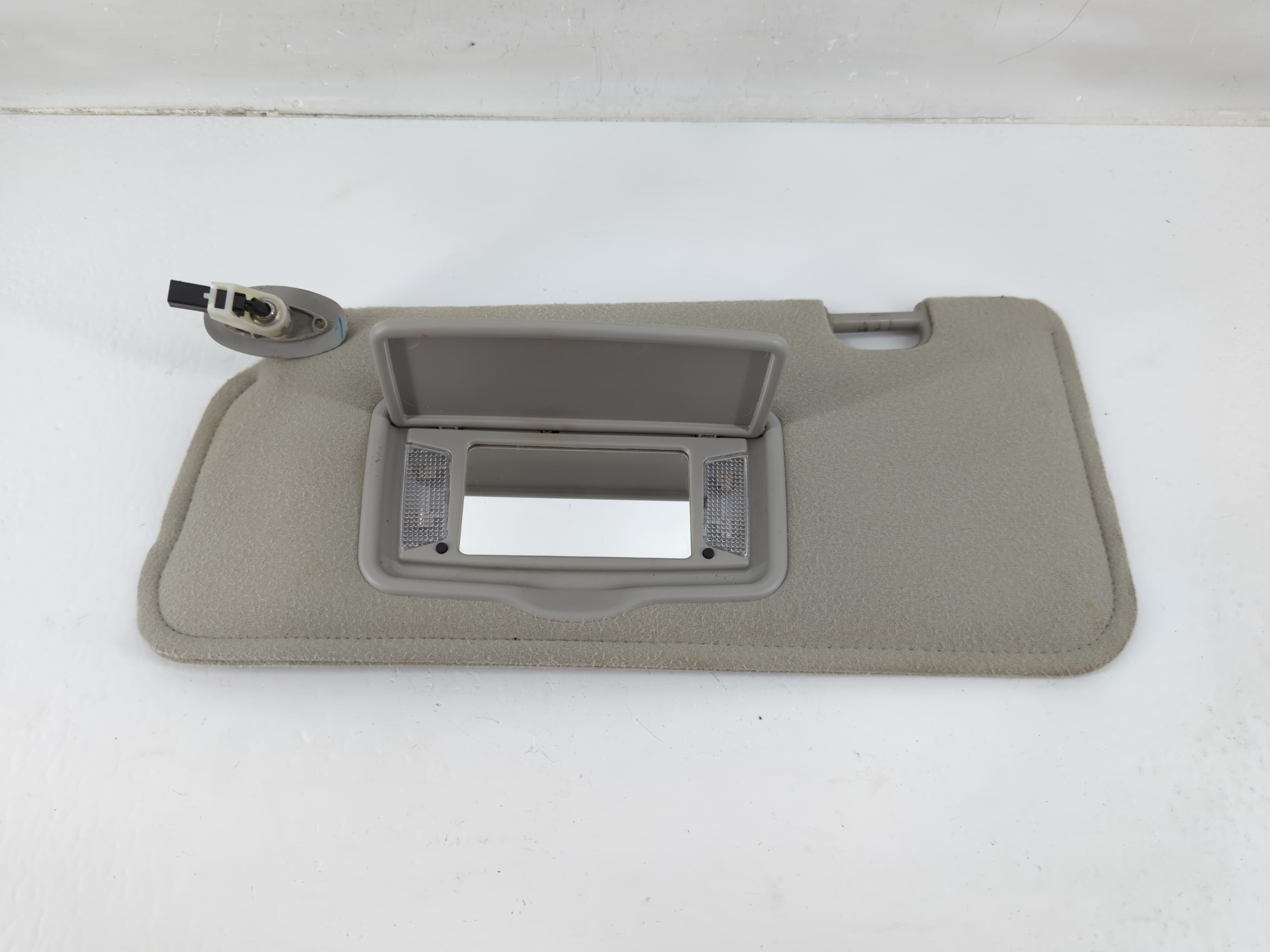 2003-2004 Ford Escape Driver Sun Visor Mirror Left Sunvisor Grey 1024874 - Oemusedautoparts1.com