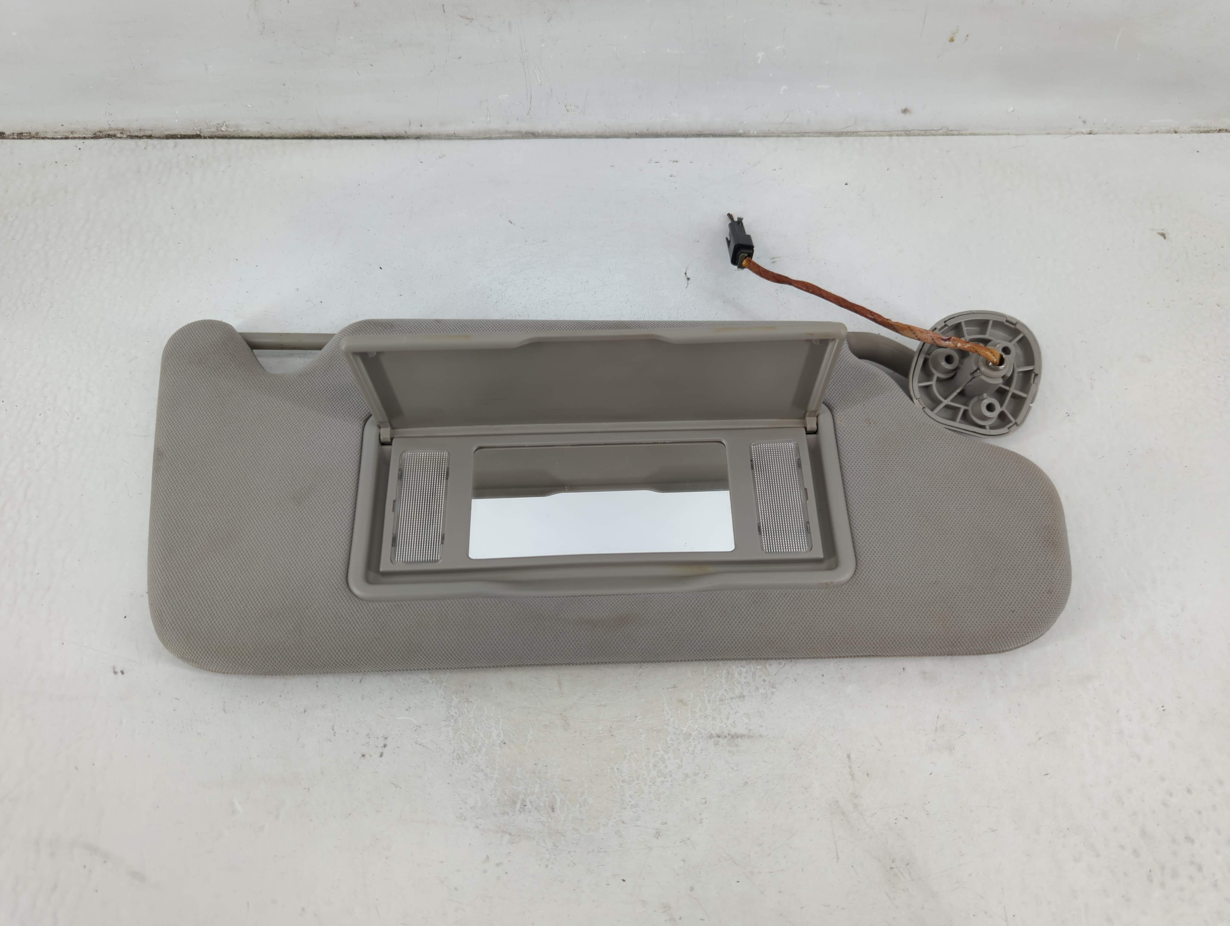 Picture of 2006-2016 Chevrolet Impala Passenger Sun Visor Mirror Right Sunvisor 1024892