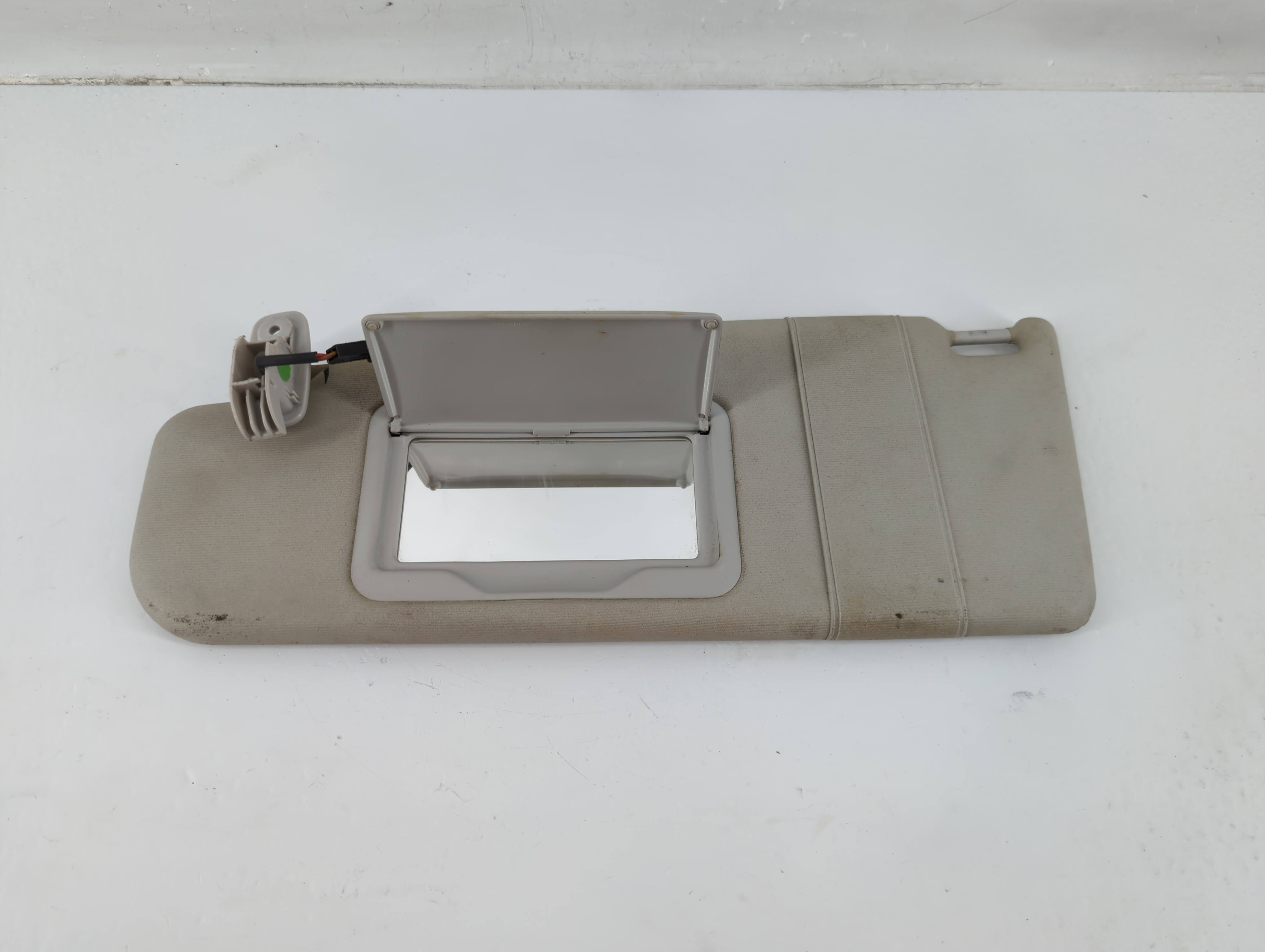 1999 Volkswagen Beetle Passenger Sun Visor Mirror Right Sunvisor 1025317 - Oemusedautoparts1.com
