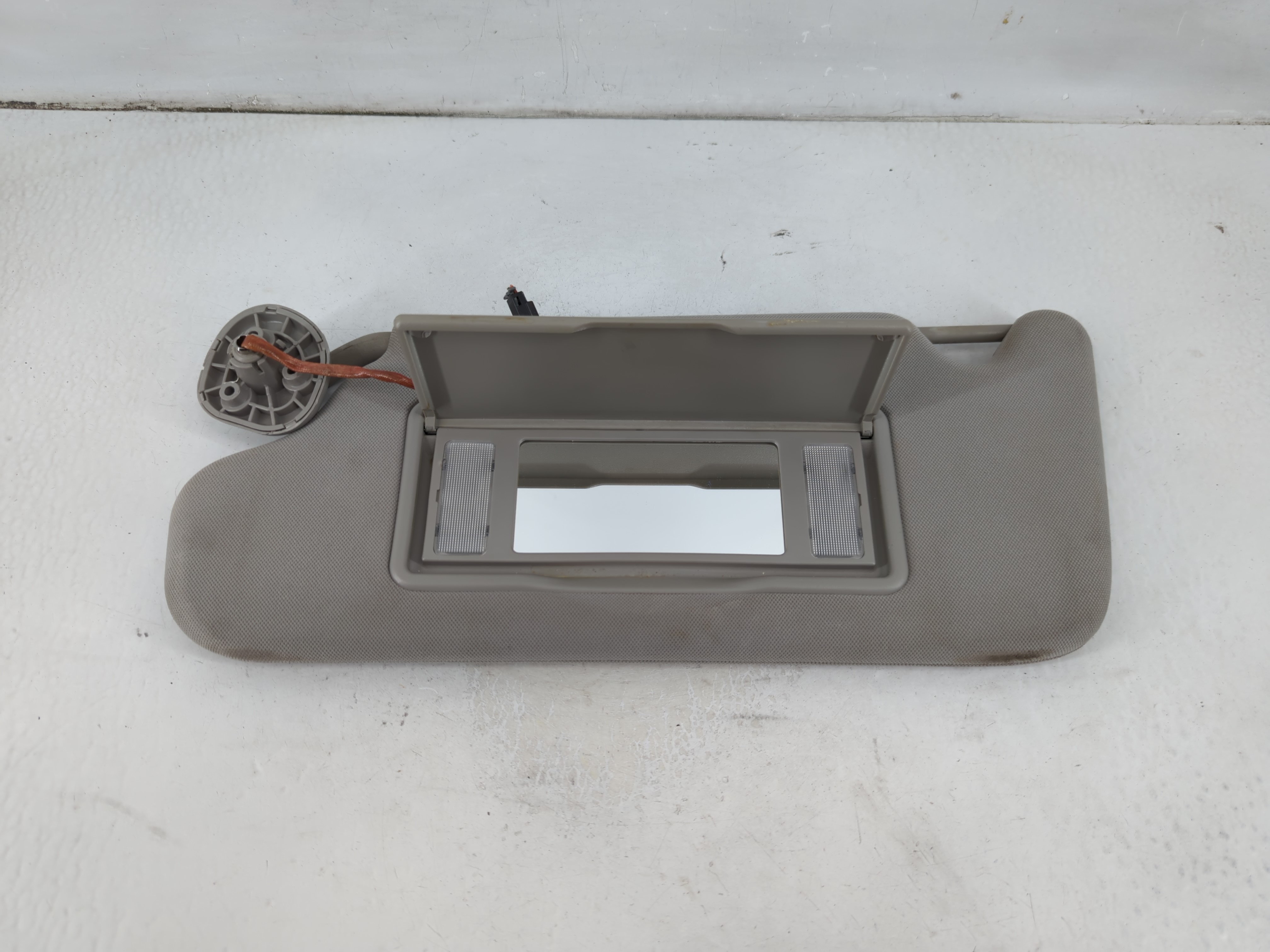 Picture of 2006-2016 Chevrolet Impala Passenger Sun Visor Mirror Right Sunvisor 1025330