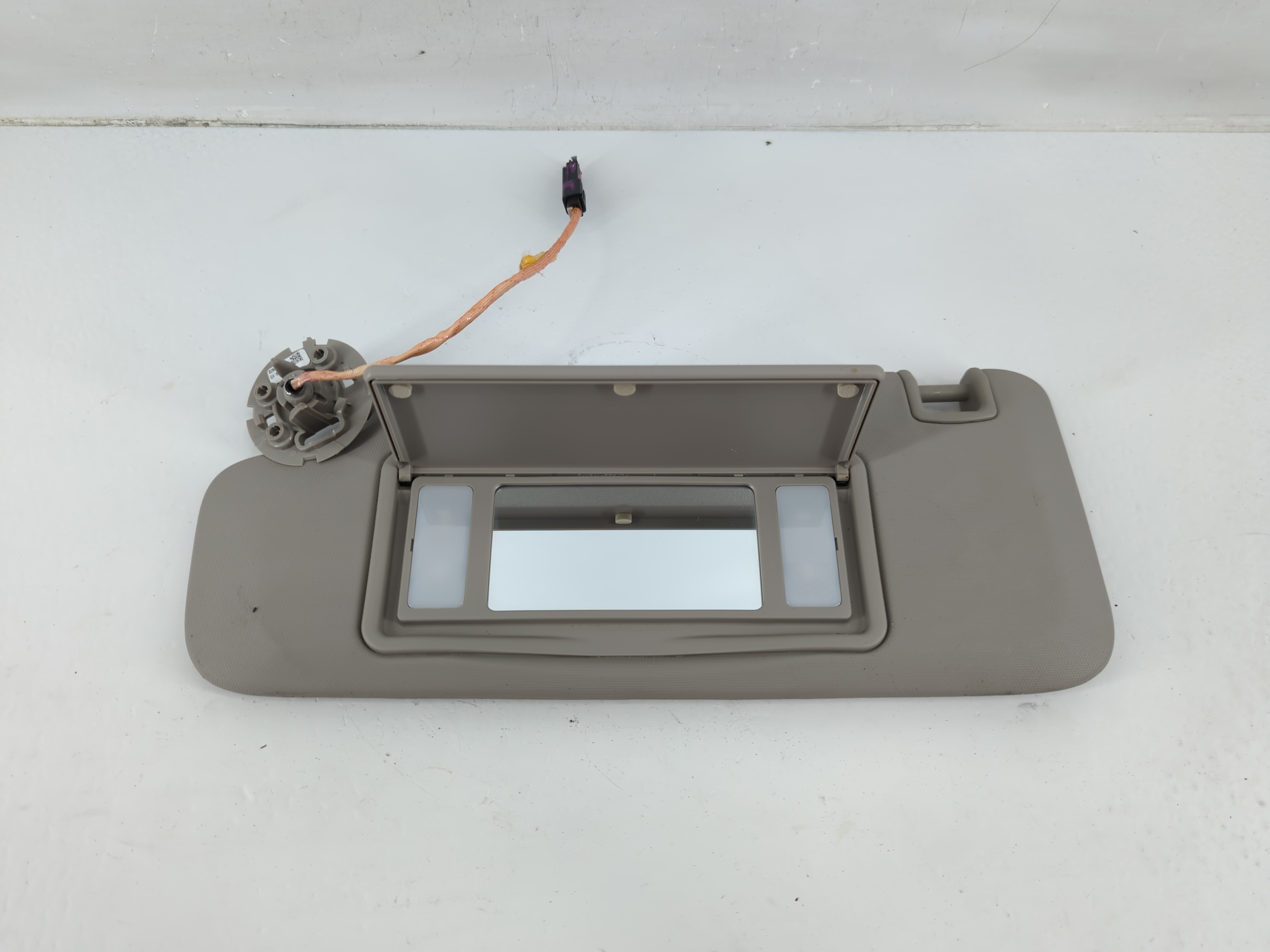 2011-2016 Chevrolet Cruze Driver Sun Visor Mirror Left Sunvisor Grey 1025534 - Oemusedautoparts1.com