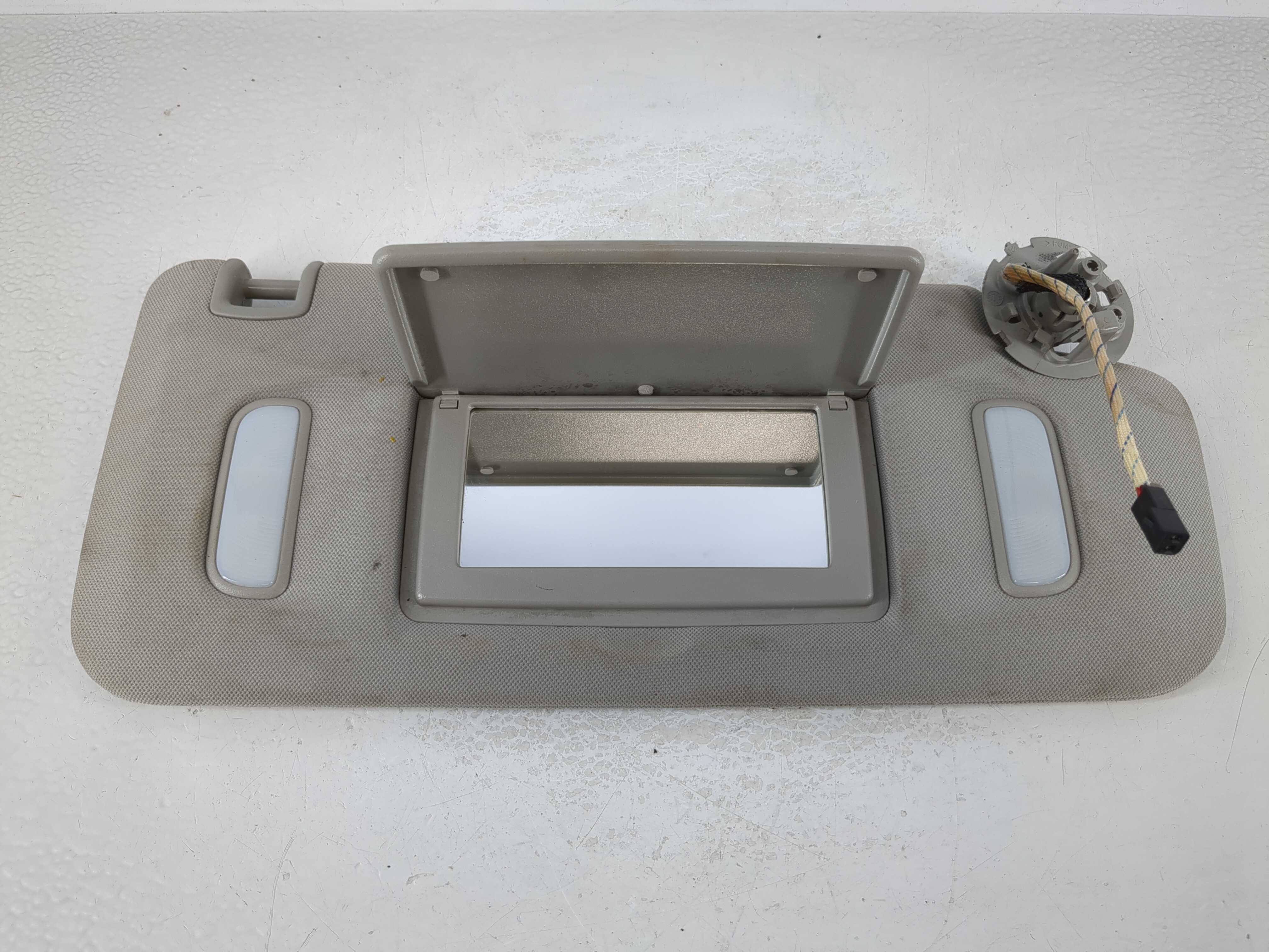 Picture of 2007-2017 Gmc Acadia Passenger Sun Visor Mirror Right Sunvisor Grey 1025540