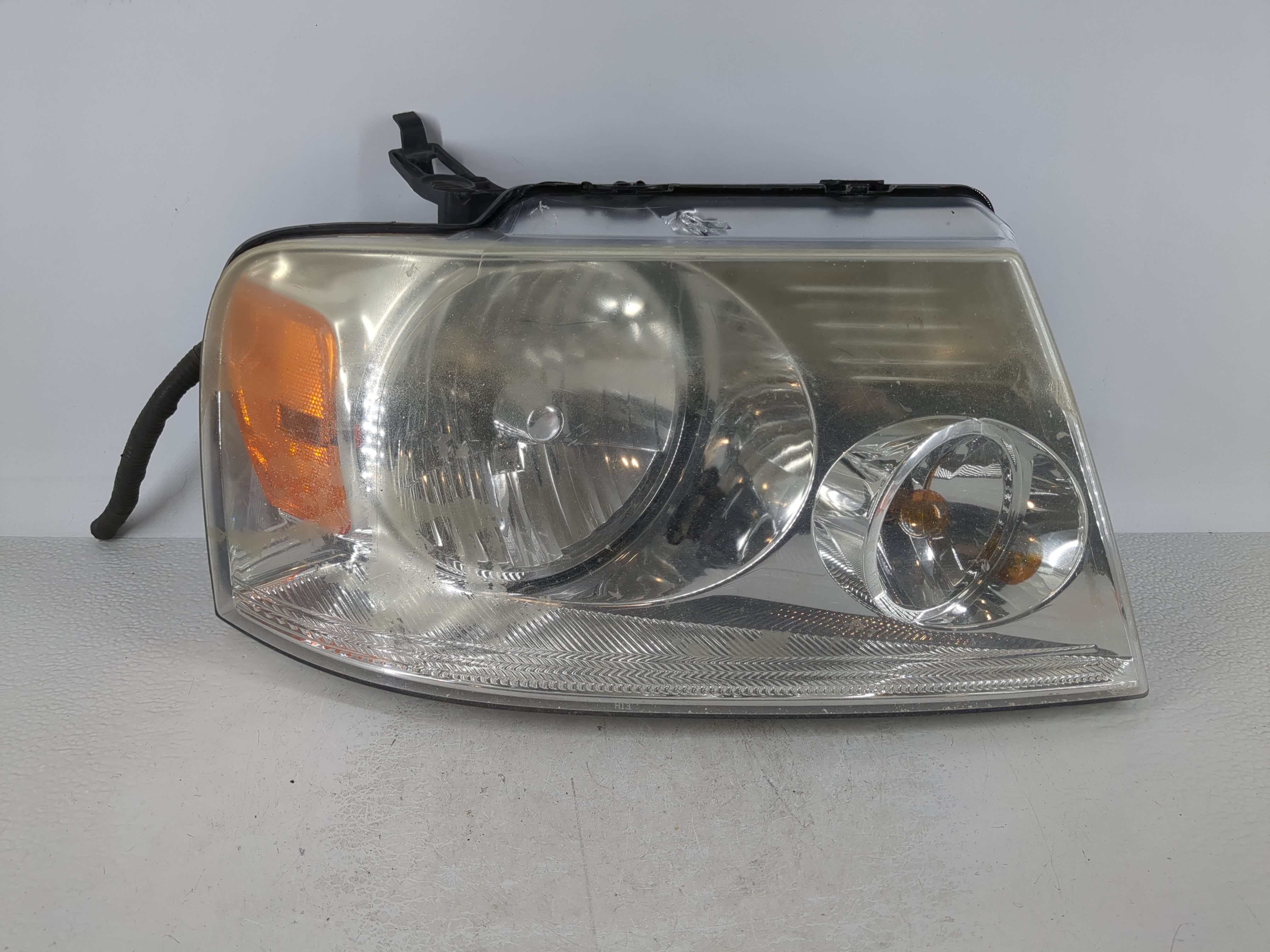 2004-2008 Ford F-150 Passenger Right Oem Head Light Headlight Lamp 1029990 - Oemusedautoparts1.com