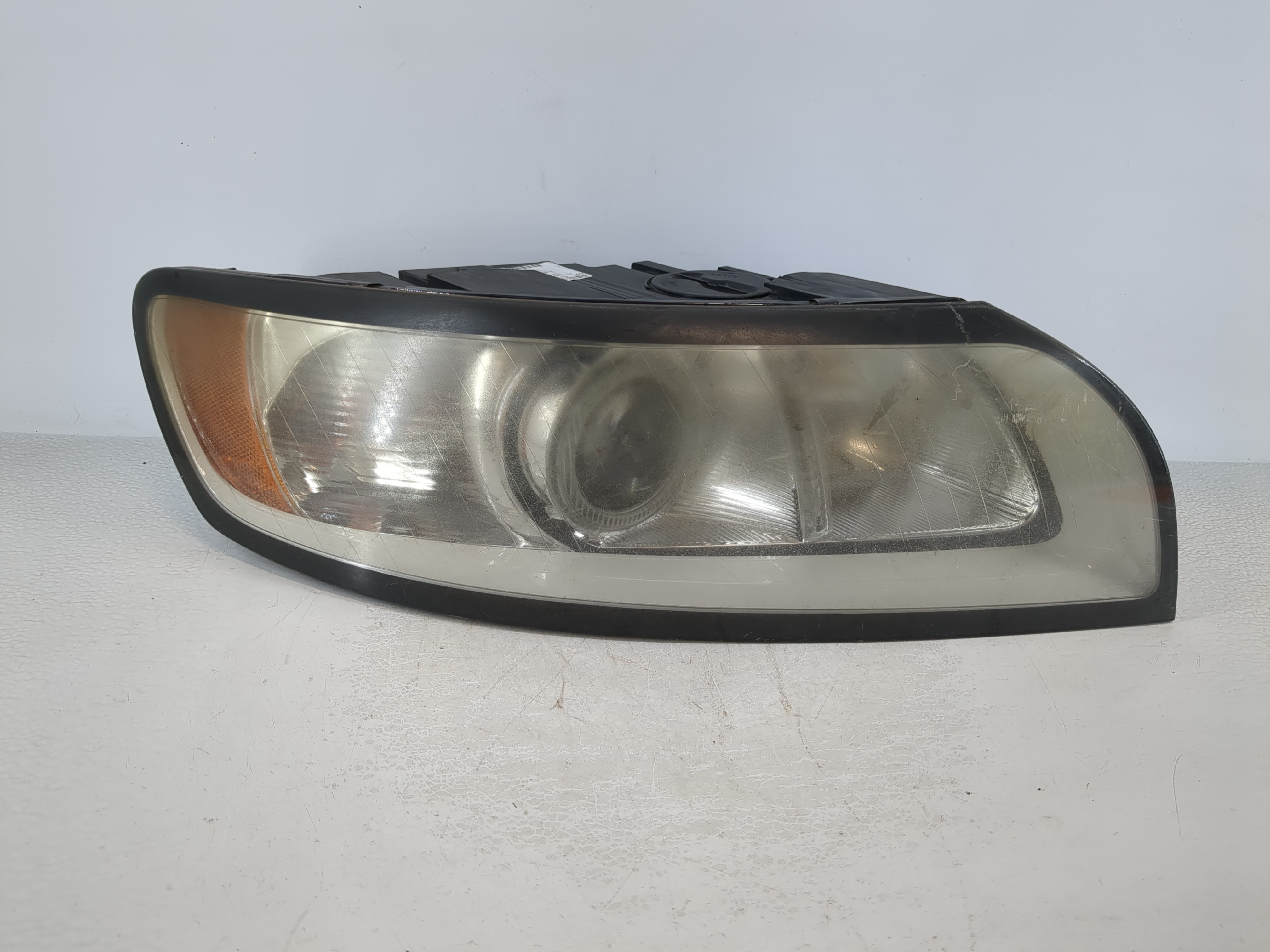 Picture of Volvo V40 Passenger Right Oem Head Light Headlight Lamp 1030323