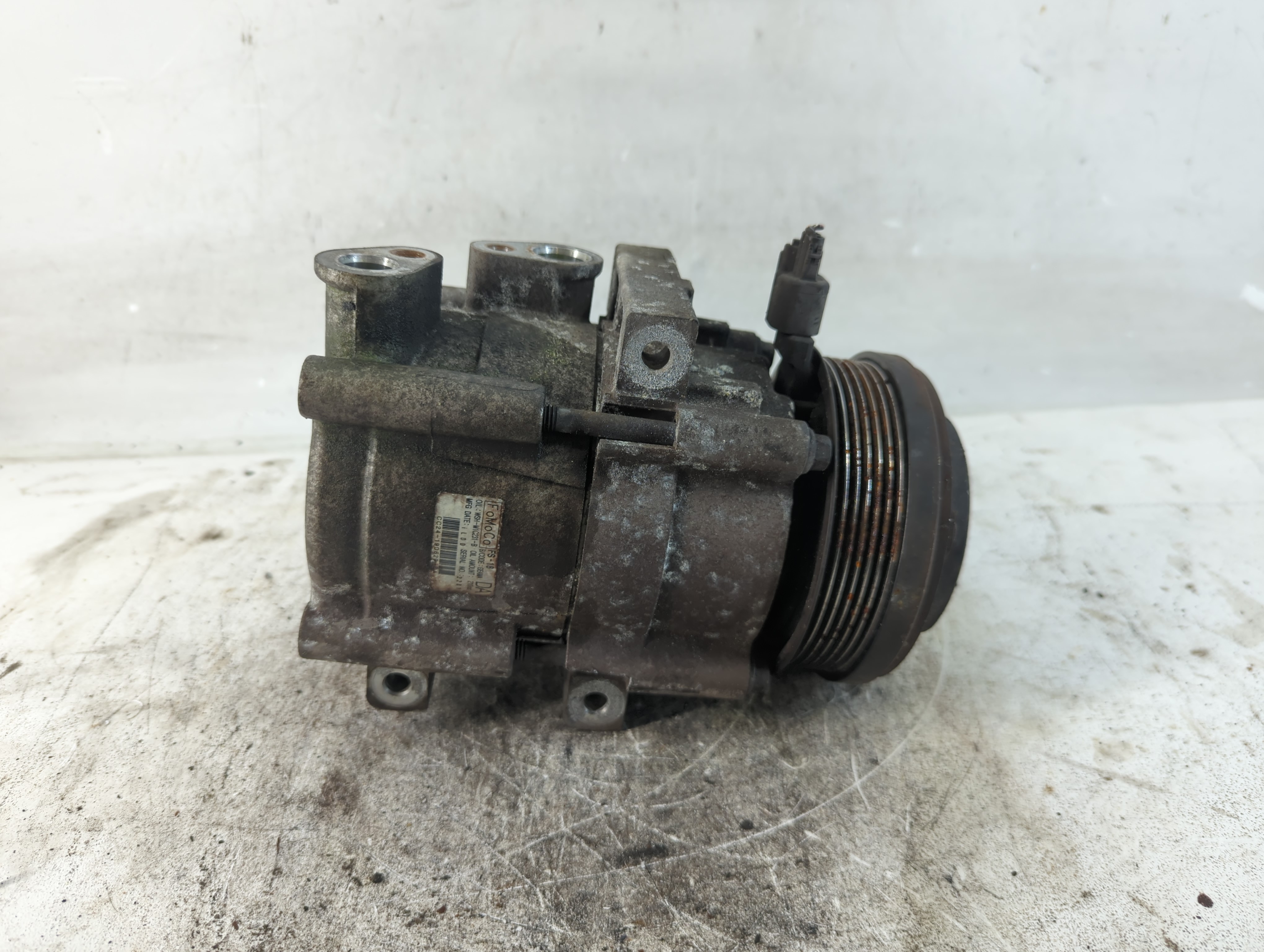 2012-2014 Ford E-250 Air Conditioning A/c Ac Compressor Oem 1030725 - Oemusedautoparts1.com