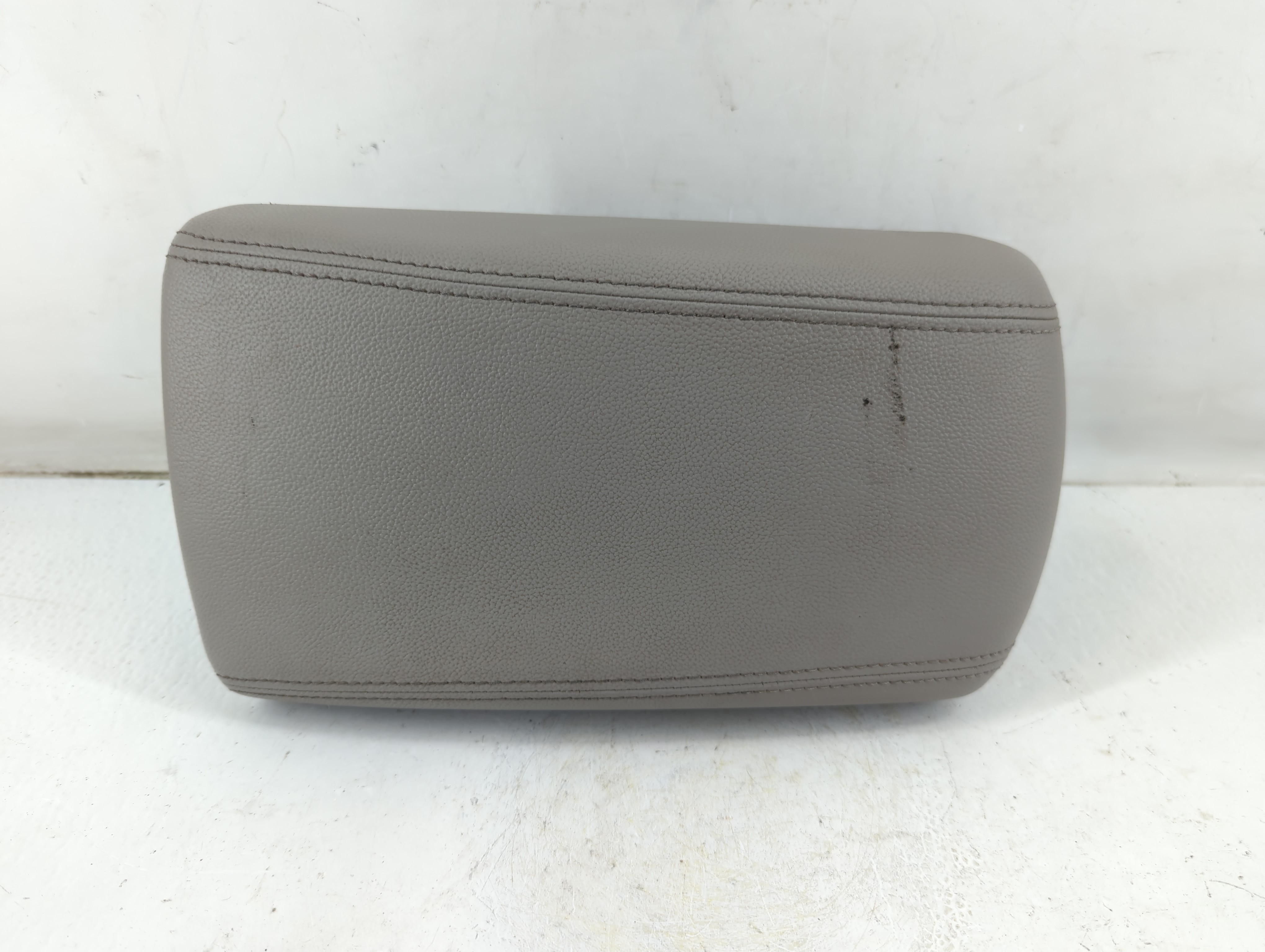Picture of 2016 Hyundai Tucson Center Console Armrest Cover Lid Gray 1032214