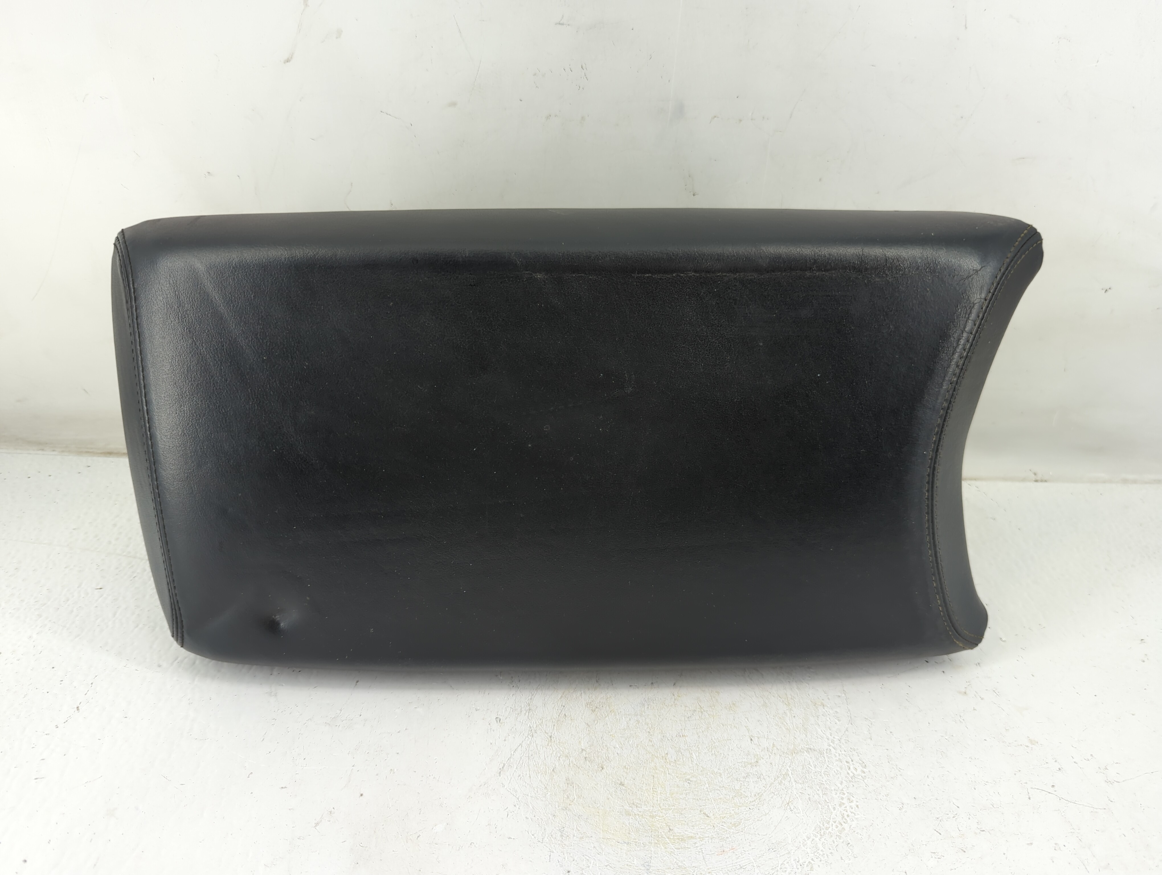 2008 Lexus Ls460 Center Console Armrest Cover Lid Black 1032218 - Oemusedautoparts1.com
