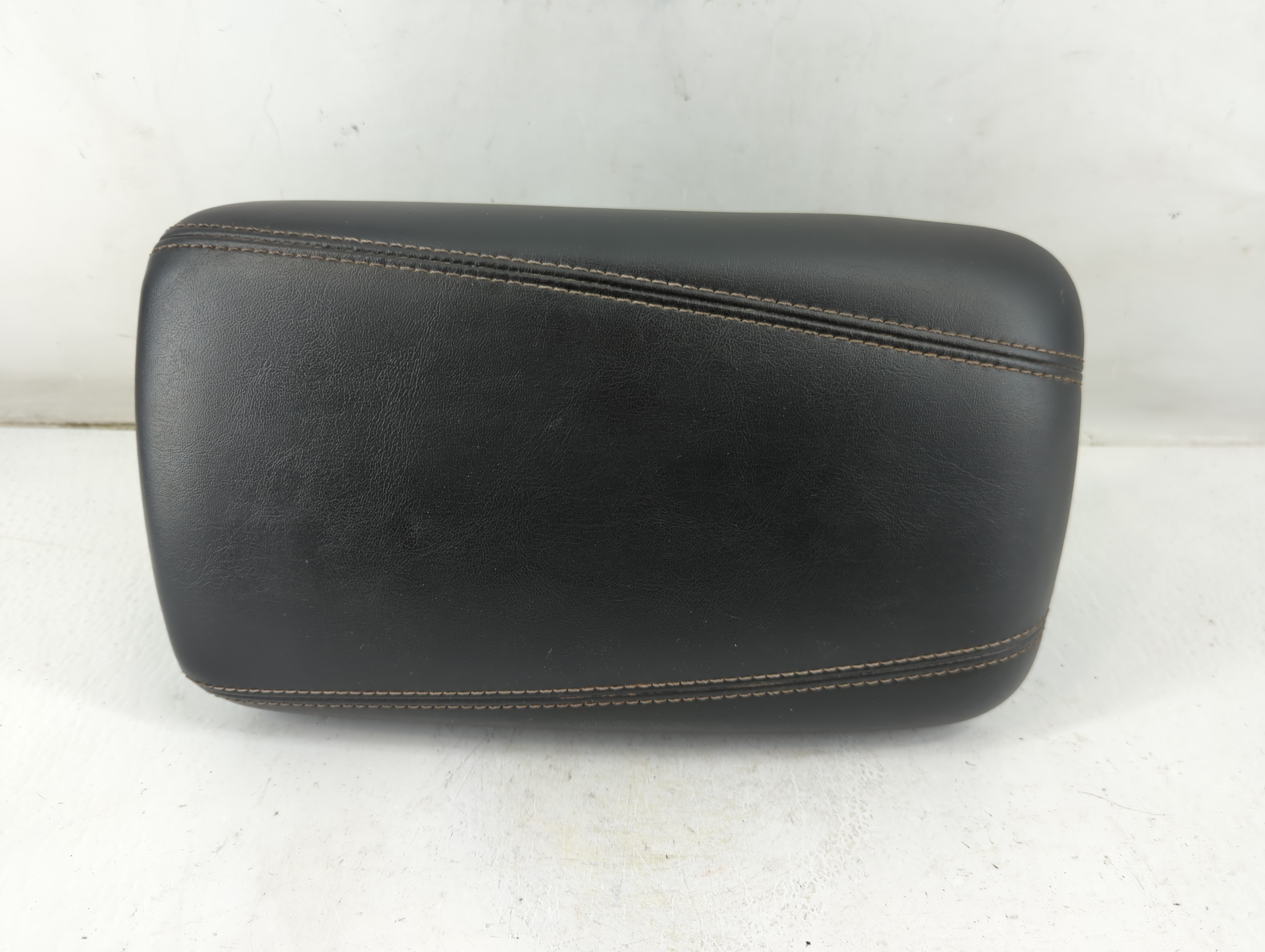 2015-2017 Chrysler 200 Center Console Armrest Cover Lid Black 1034533 - Oemusedautoparts1.com