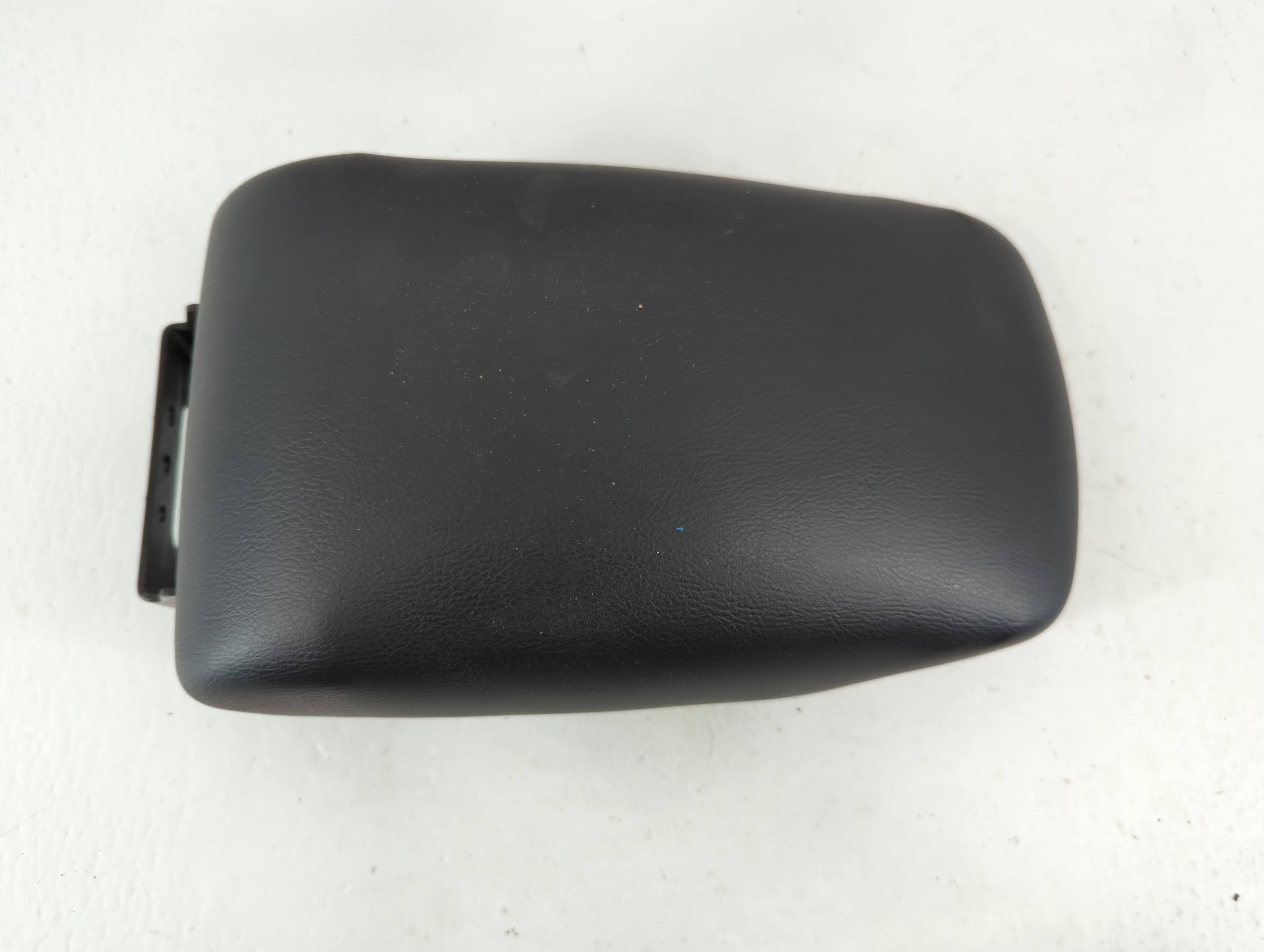 2018 Nissan Sentra Center Console Armrest Cover Lid Black 1034534 - Oemusedautoparts1.com