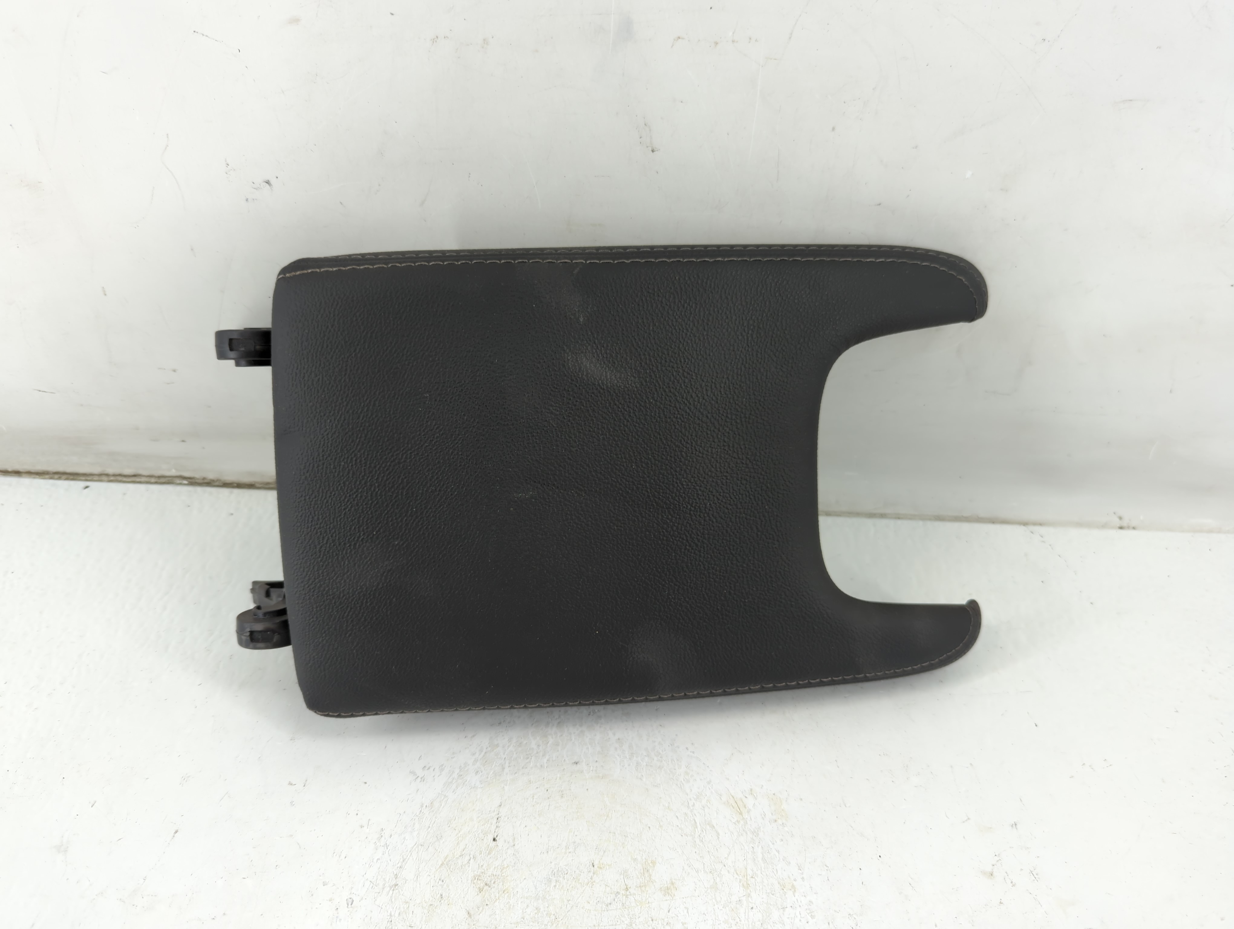 2024 Acura Integra Center Console Armrest Cover Lid Black 1034536 - Oemusedautoparts1.com