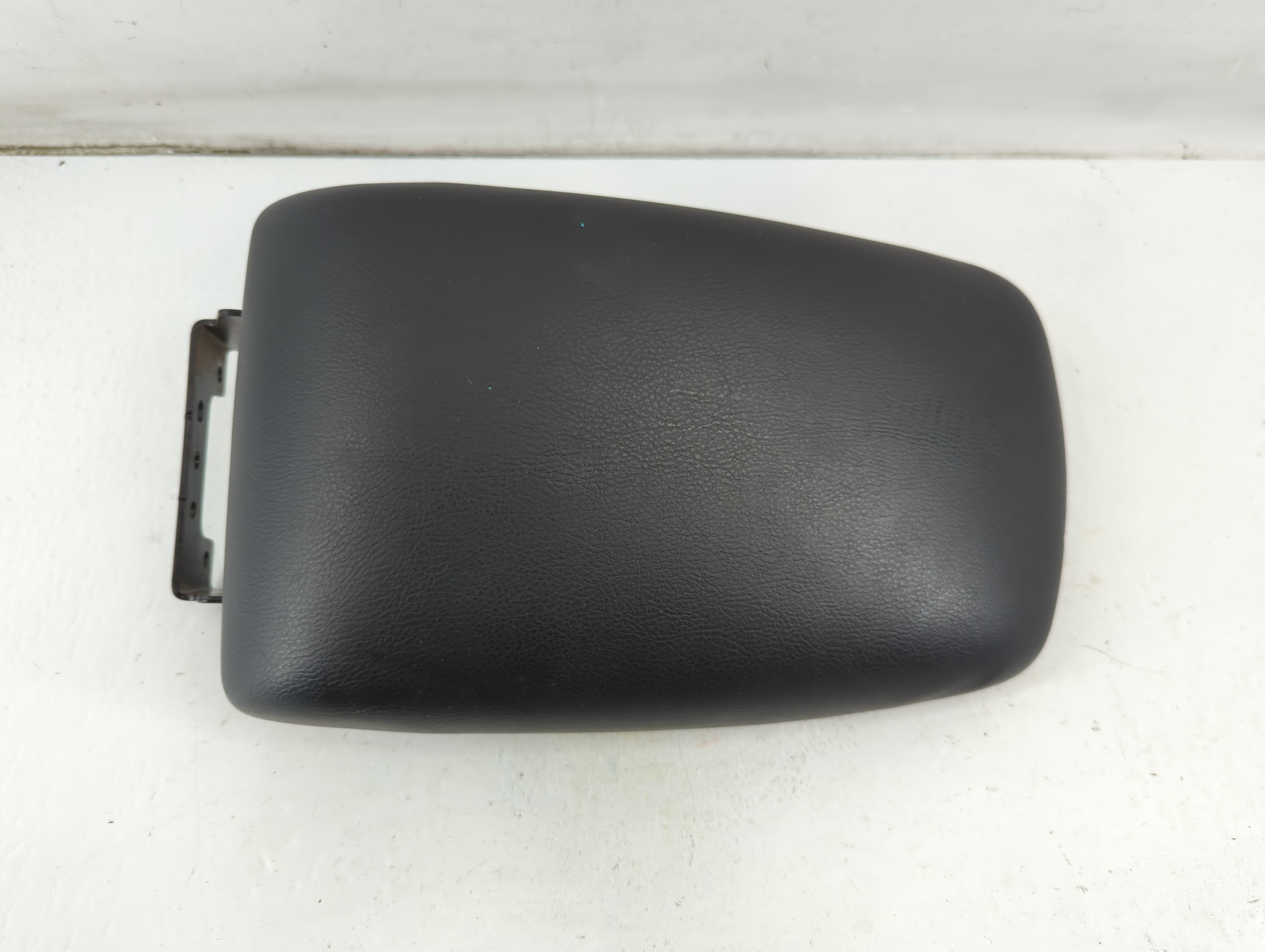 2018-2019 Nissan Sentra Center Console Armrest Cover Lid Black 1034537 - Oemusedautoparts1.com