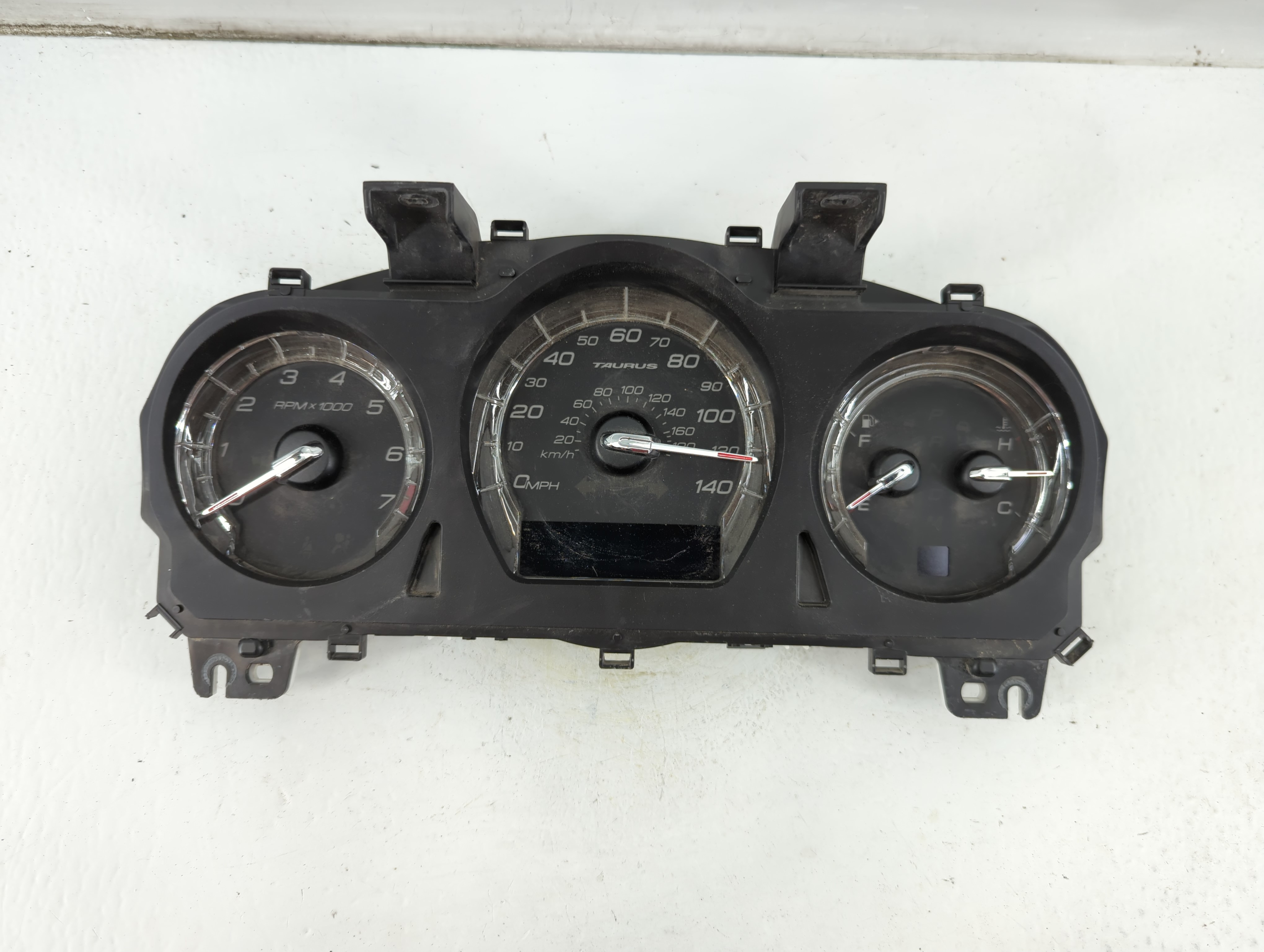 2010-2010 Ford Taurus Speedometer Instrument Cluster Gauges 1034538 - Oemusedautoparts1.com