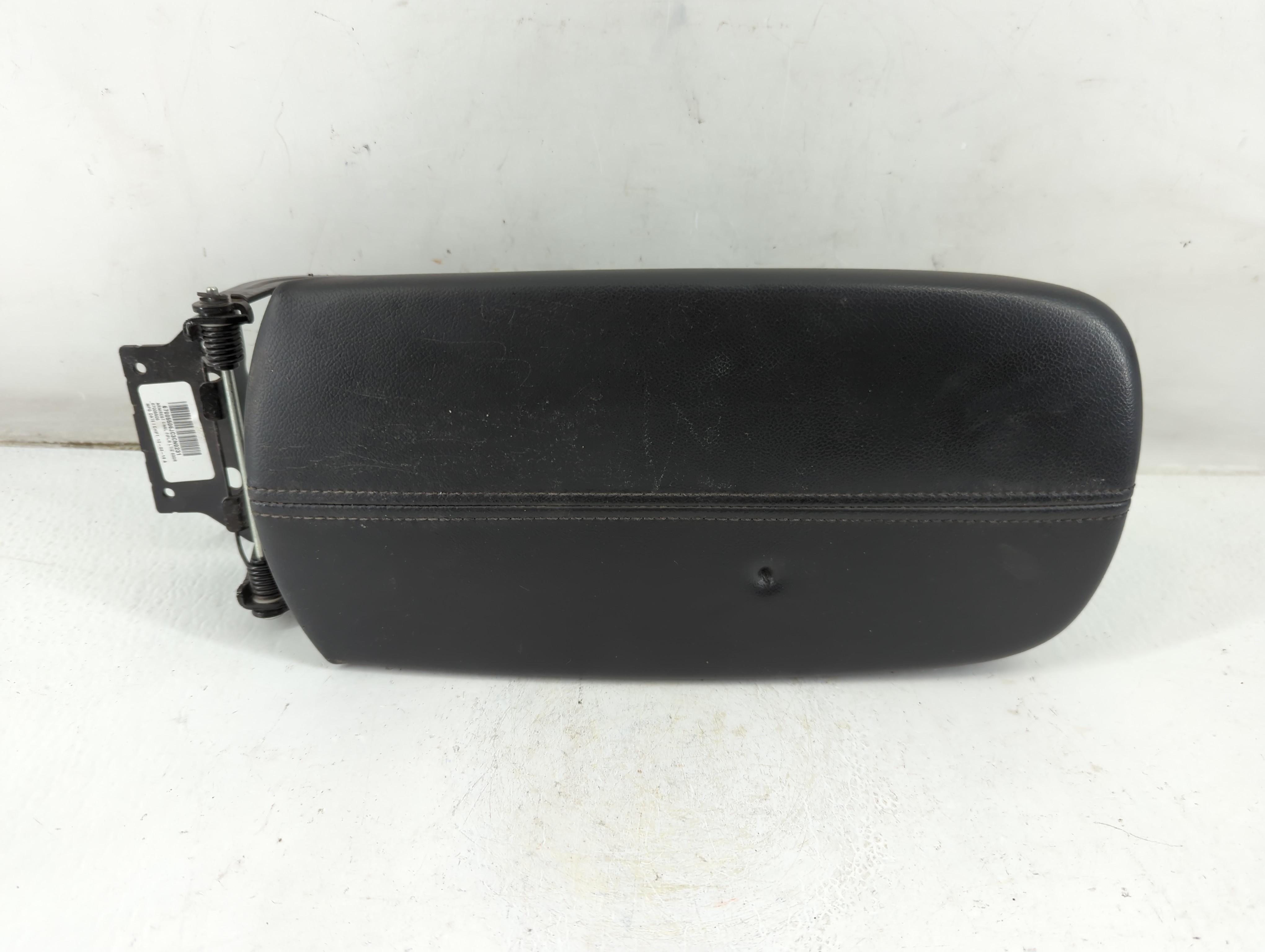 2019-2021 Chevrolet Malibu Center Console Armrest Cover Lid Black 1034568 - Oemusedautoparts1.com