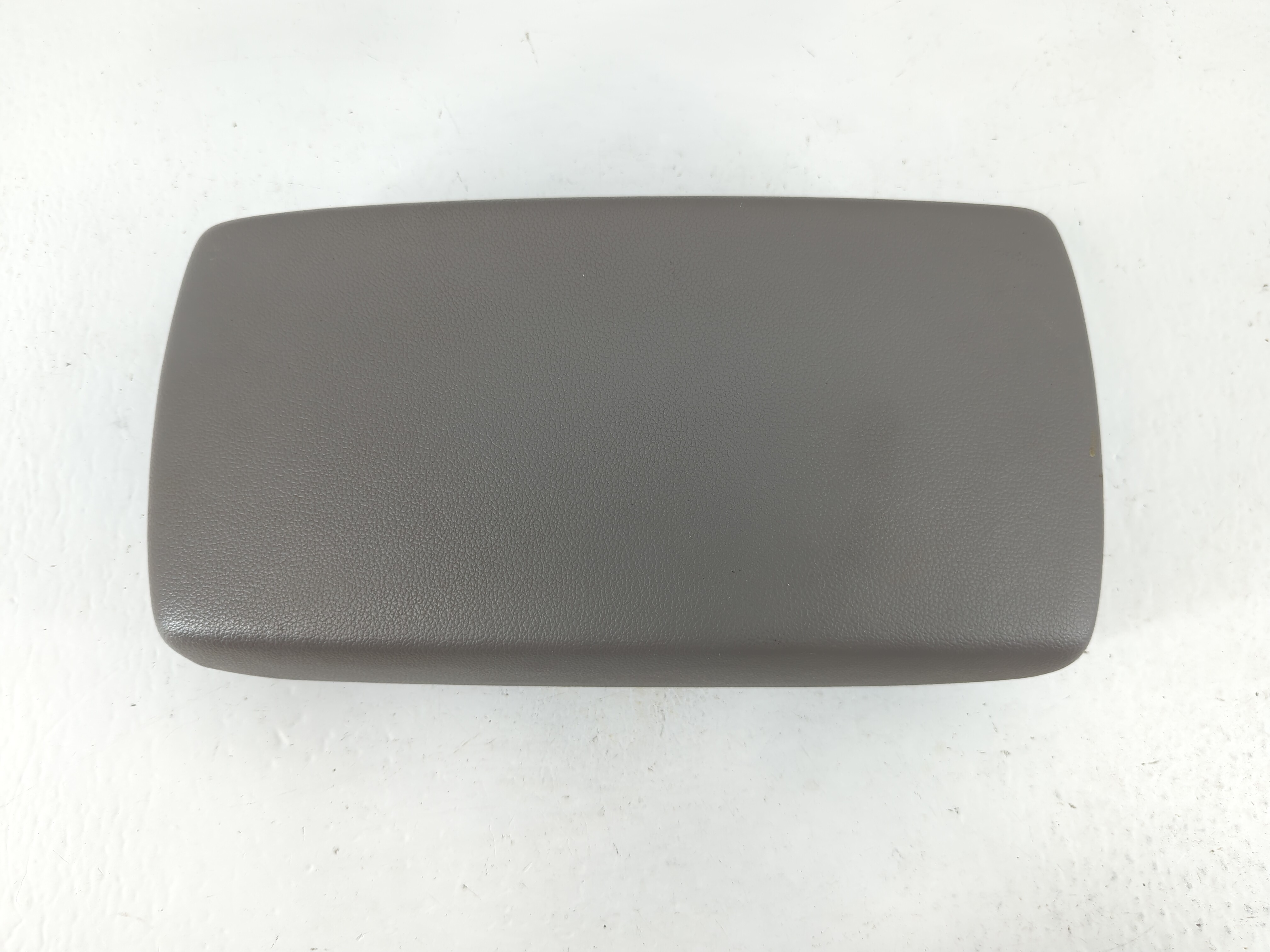 2018 Hyundai Elantra Center Console Armrest Cover Lid Dark Gray 1034569 - Oemusedautoparts1.com