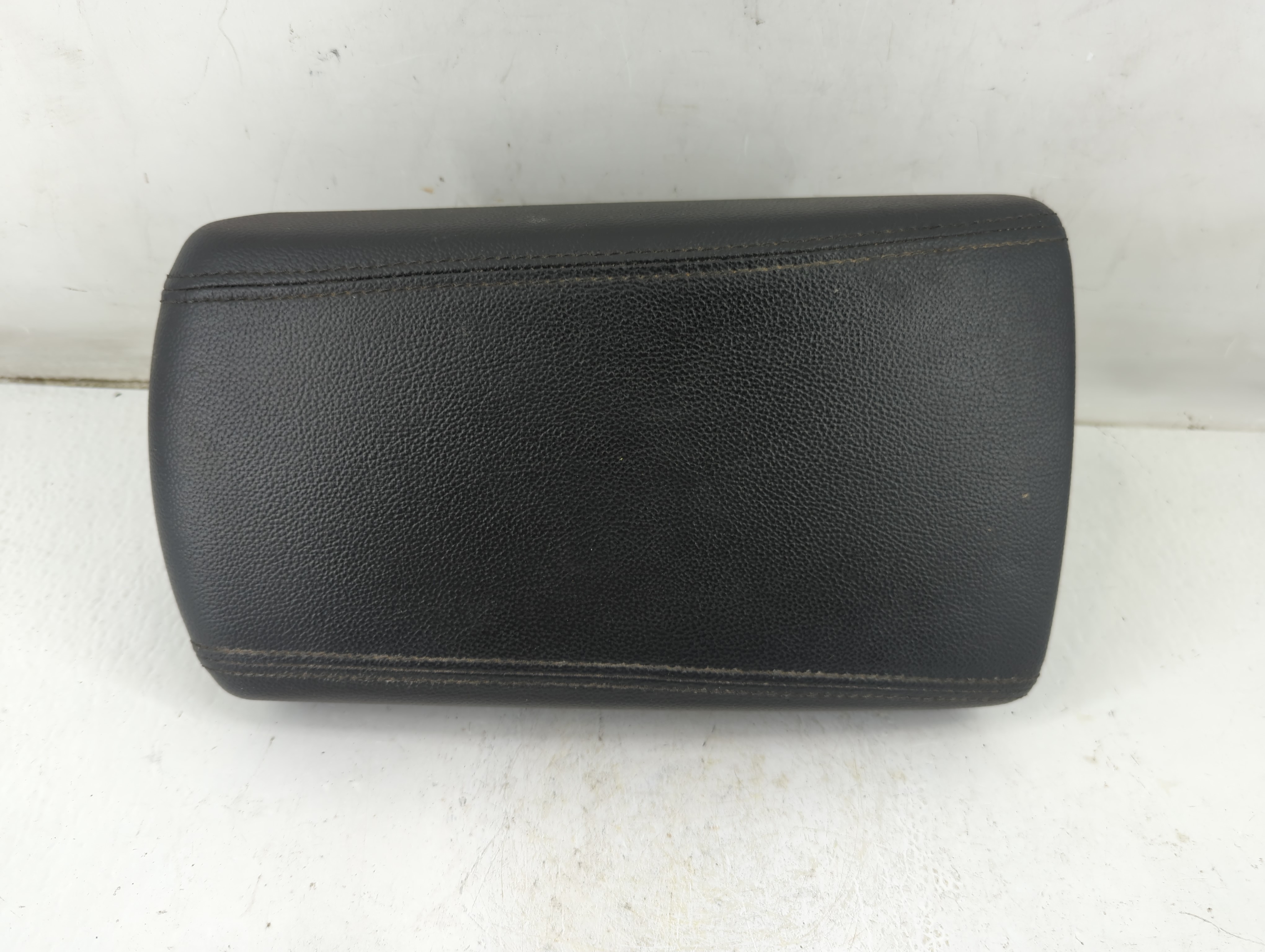 Picture of 2017 Hyundai Tucson Center Console Armrest Cover Lid Black 1034571
