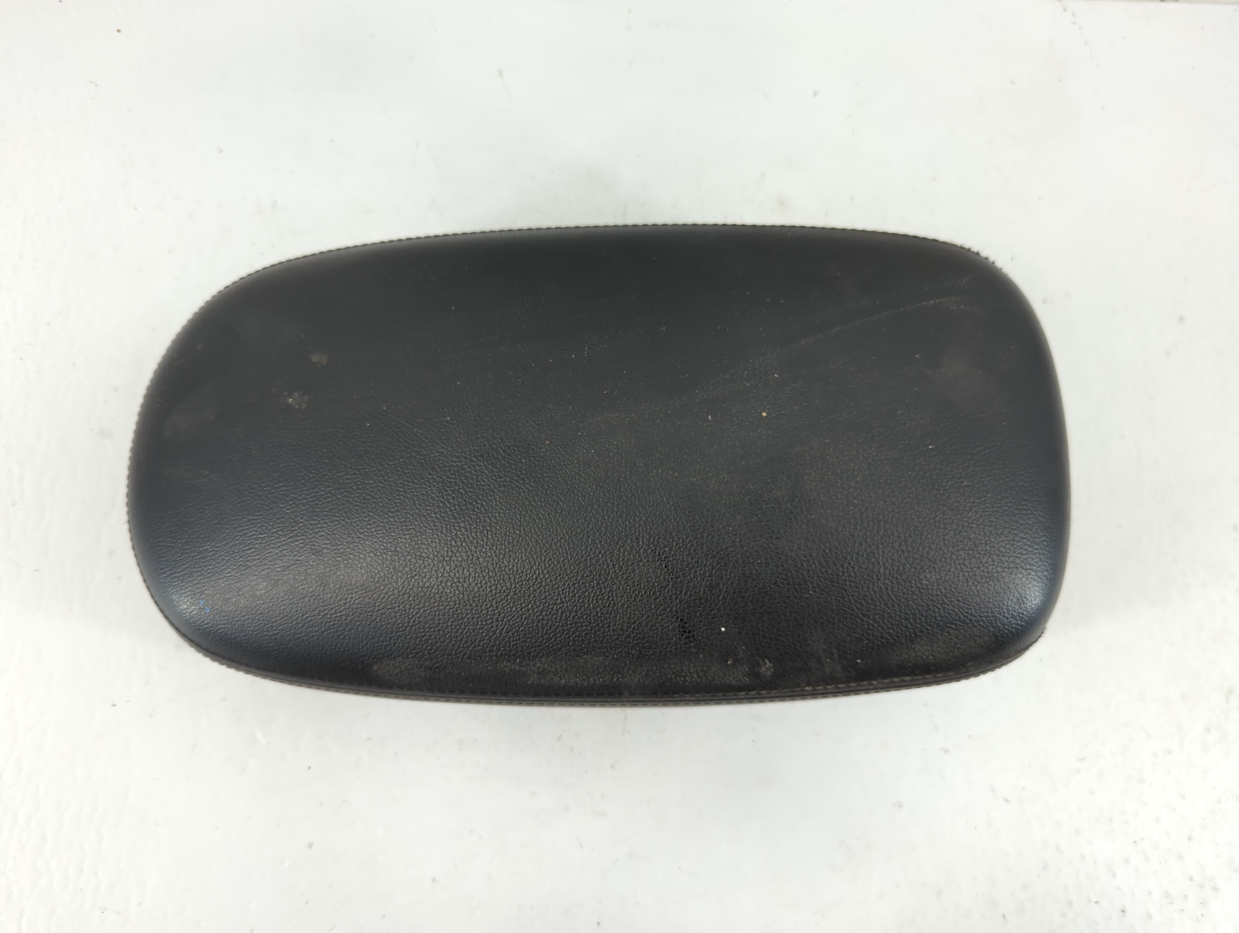 2014-2019 Kia Soul Center Console Armrest Cover Lid Black 1034576 - Oemusedautoparts1.com
