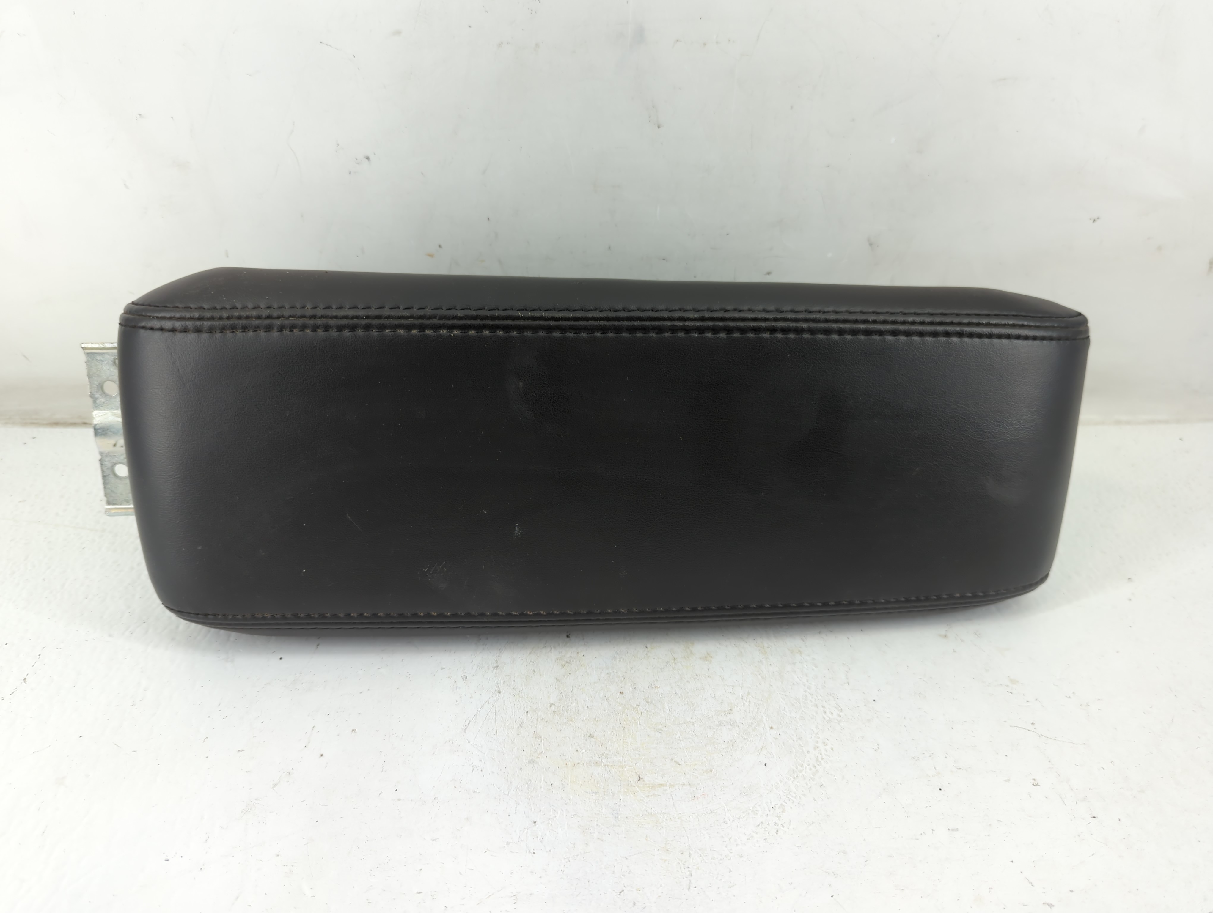 Picture of Gmc Terrain Center Console Armrest Cover Lid Black 1034577