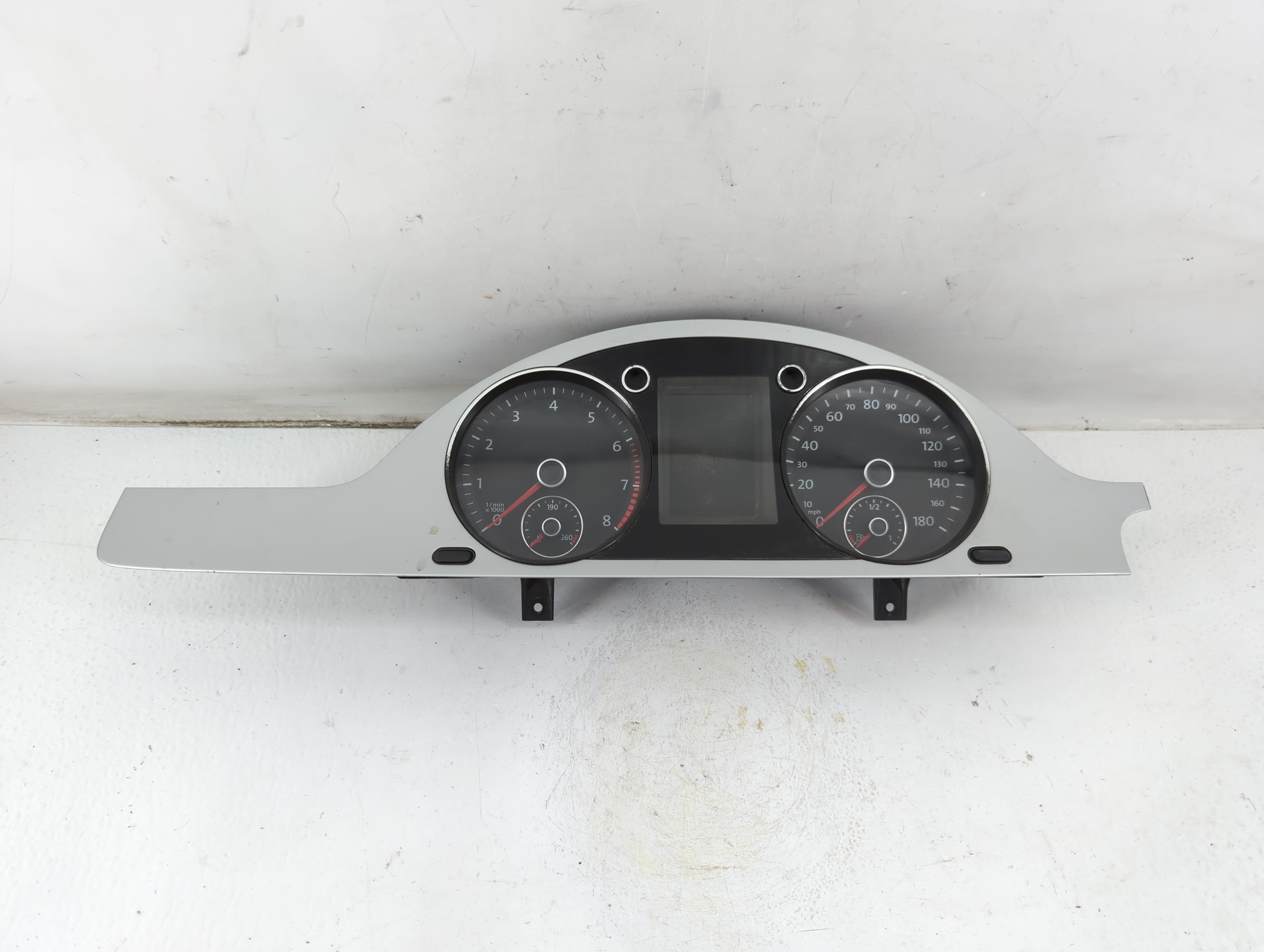 2010-2011 Volkswagen Cc Speedometer Instrument Cluster Gauges 1034579 - Oemusedautoparts1.com