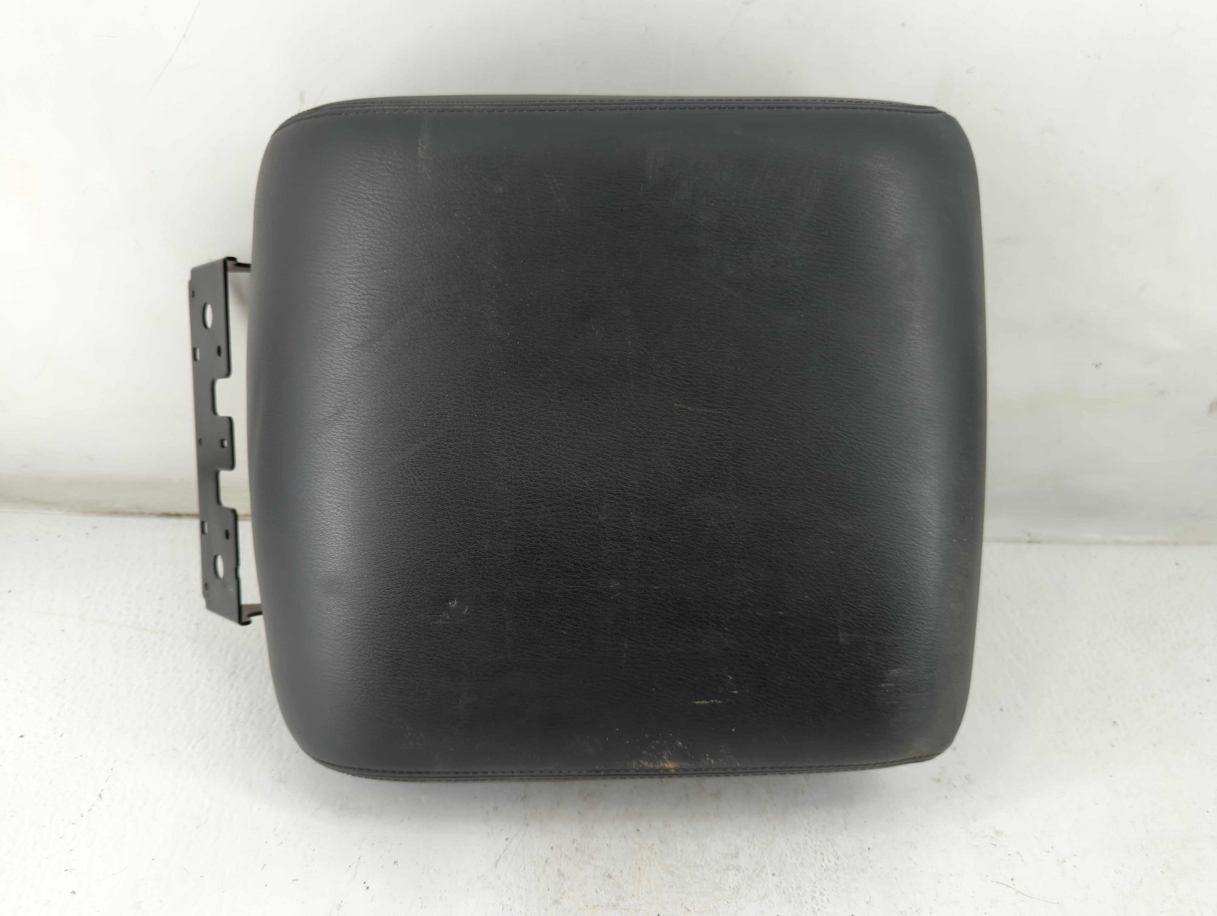 2011-2013 Infiniti Qx56 Center Console Armrest Cover Lid Black 1034610 - Oemusedautoparts1.com