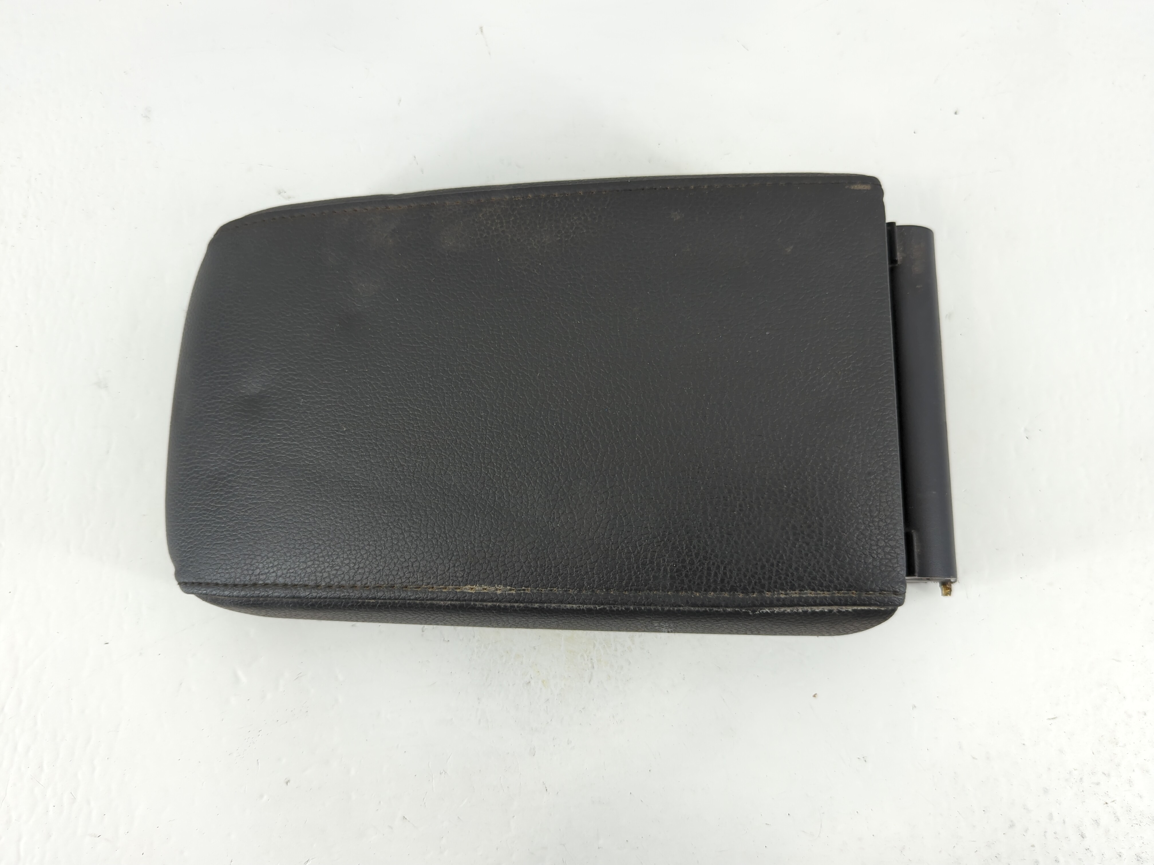2012-2018 Volkswagen Jetta Center Console Armrest Cover Lid Black 1034612 - Oemusedautoparts1.com