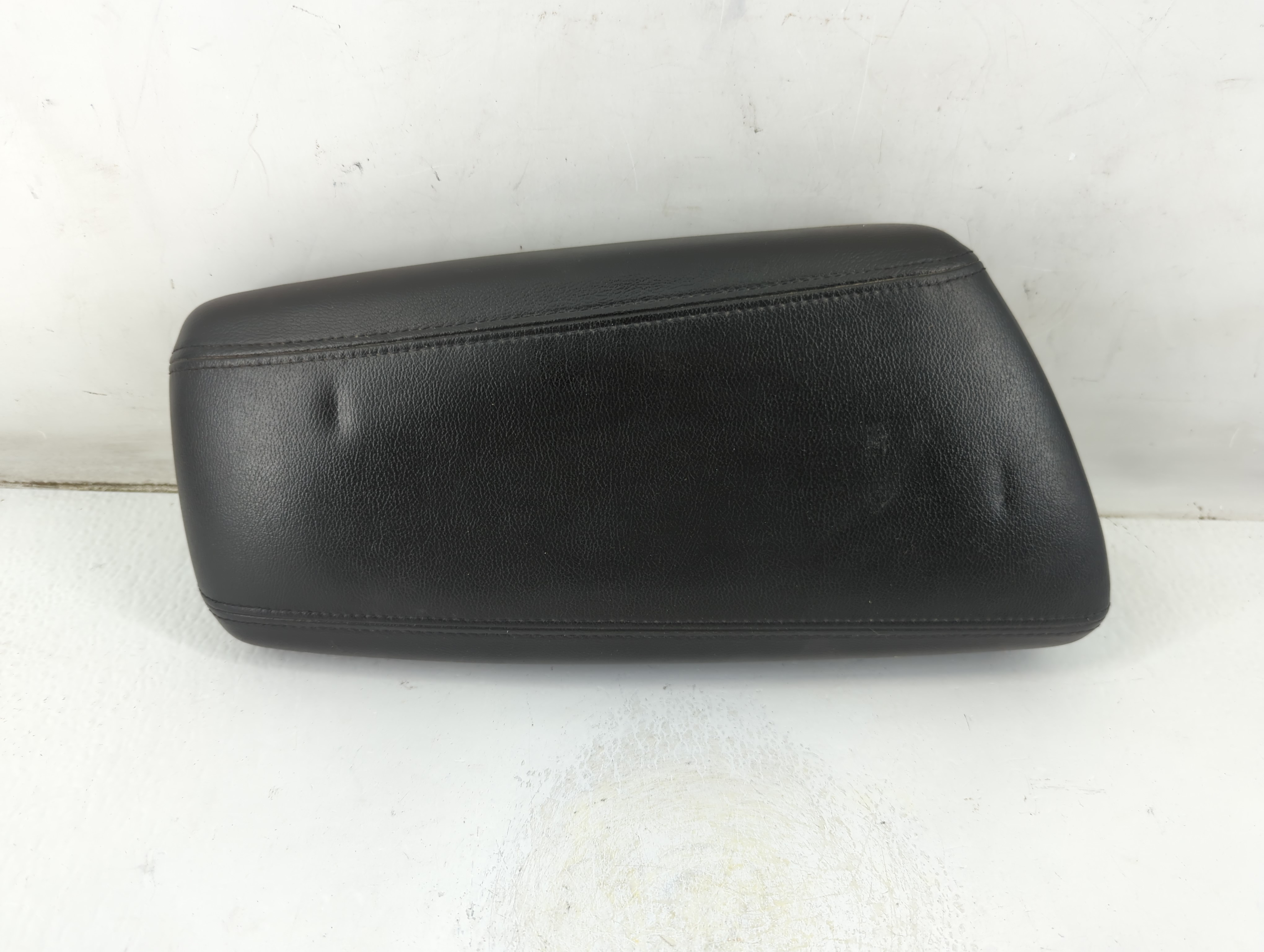 2011-2013 Kia Optima Center Console Armrest Cover Lid Black 1034616 - Oemusedautoparts1.com