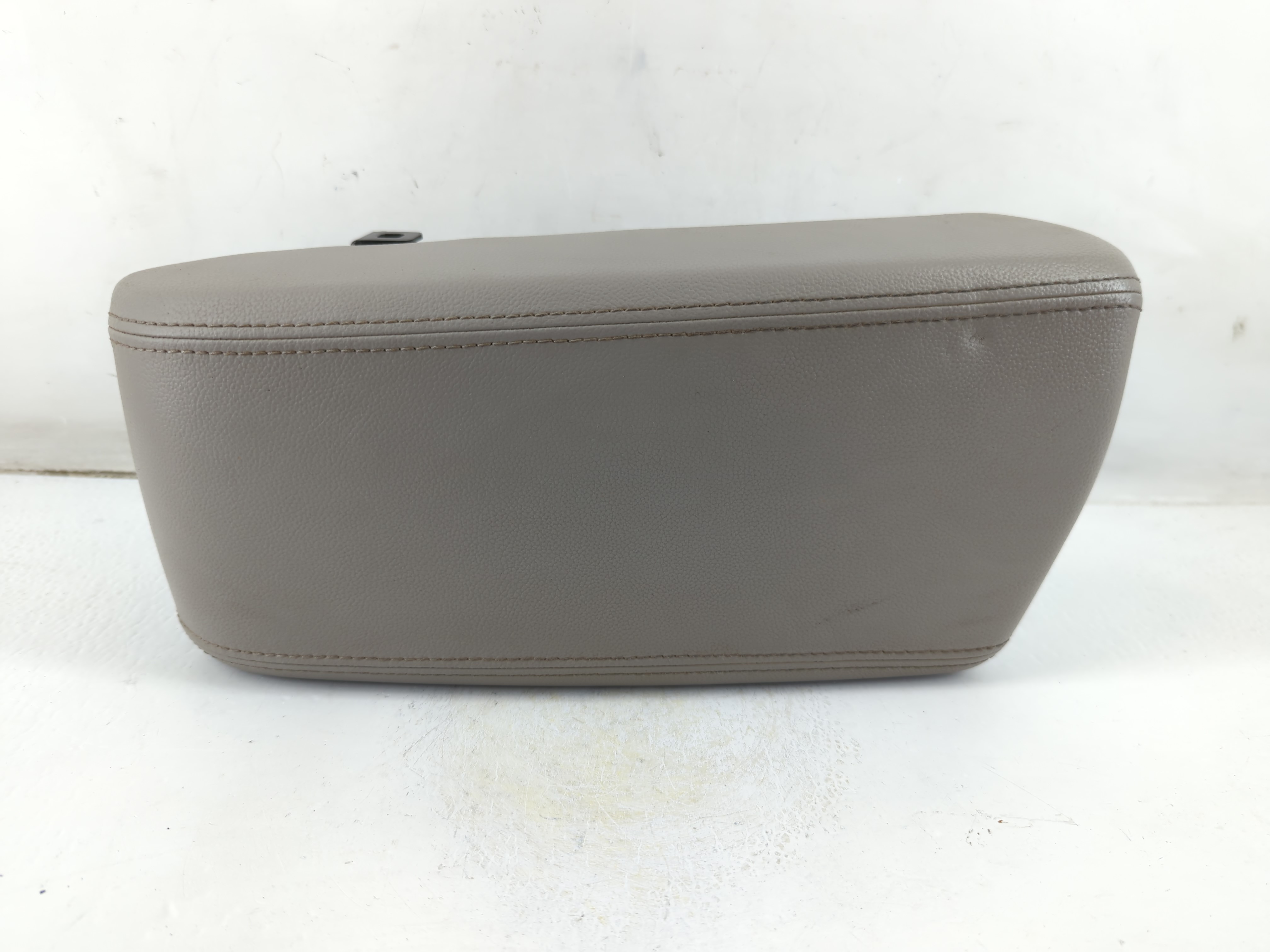 Picture of 2016 Hyundai Sonata Center Console Armrest Cover Lid Gray 1034618