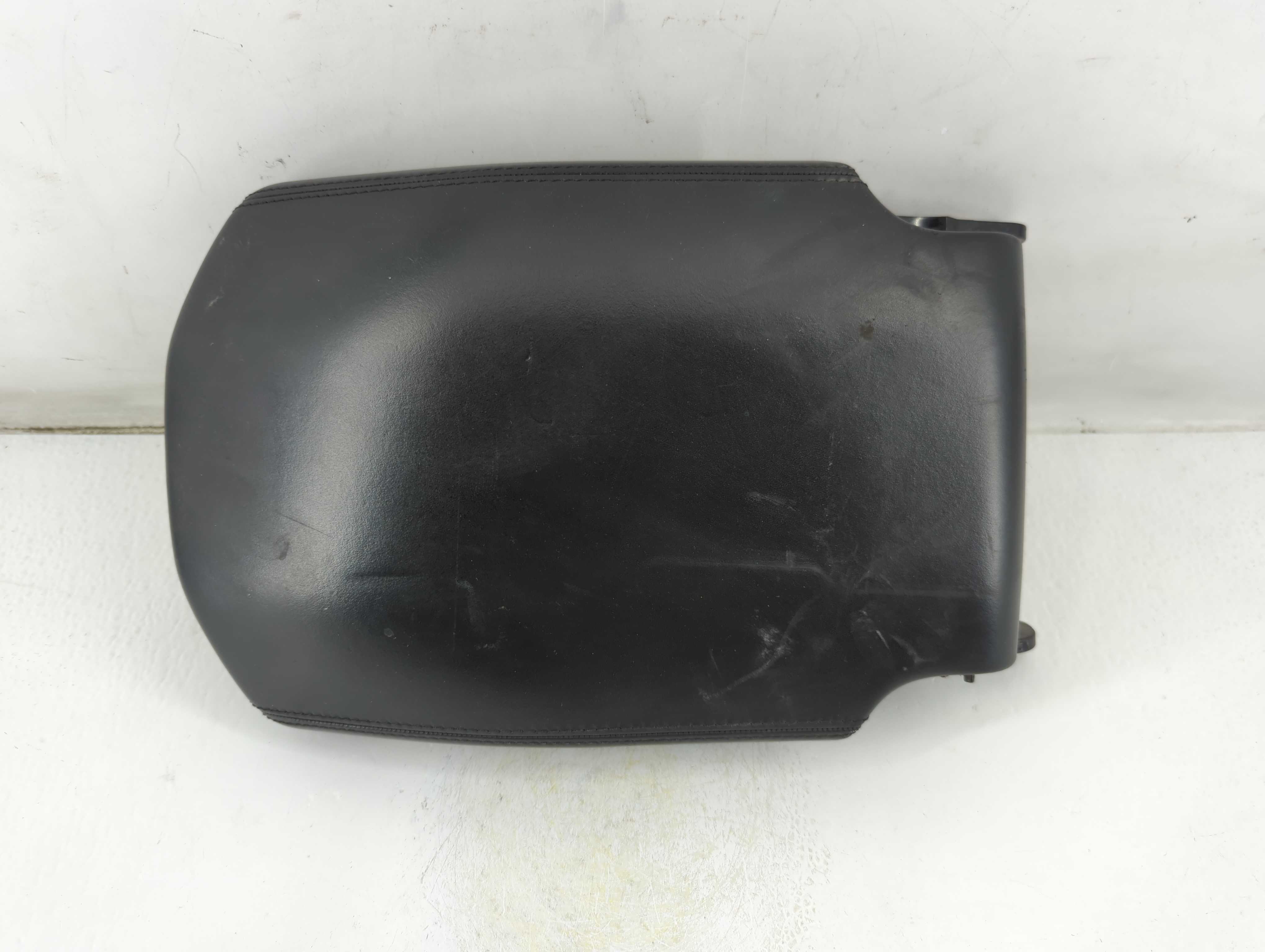 2013-2019 Land Rover Range Rover Center Console Armrest Cover Lid Black 1034824 - Oemusedautoparts1.com