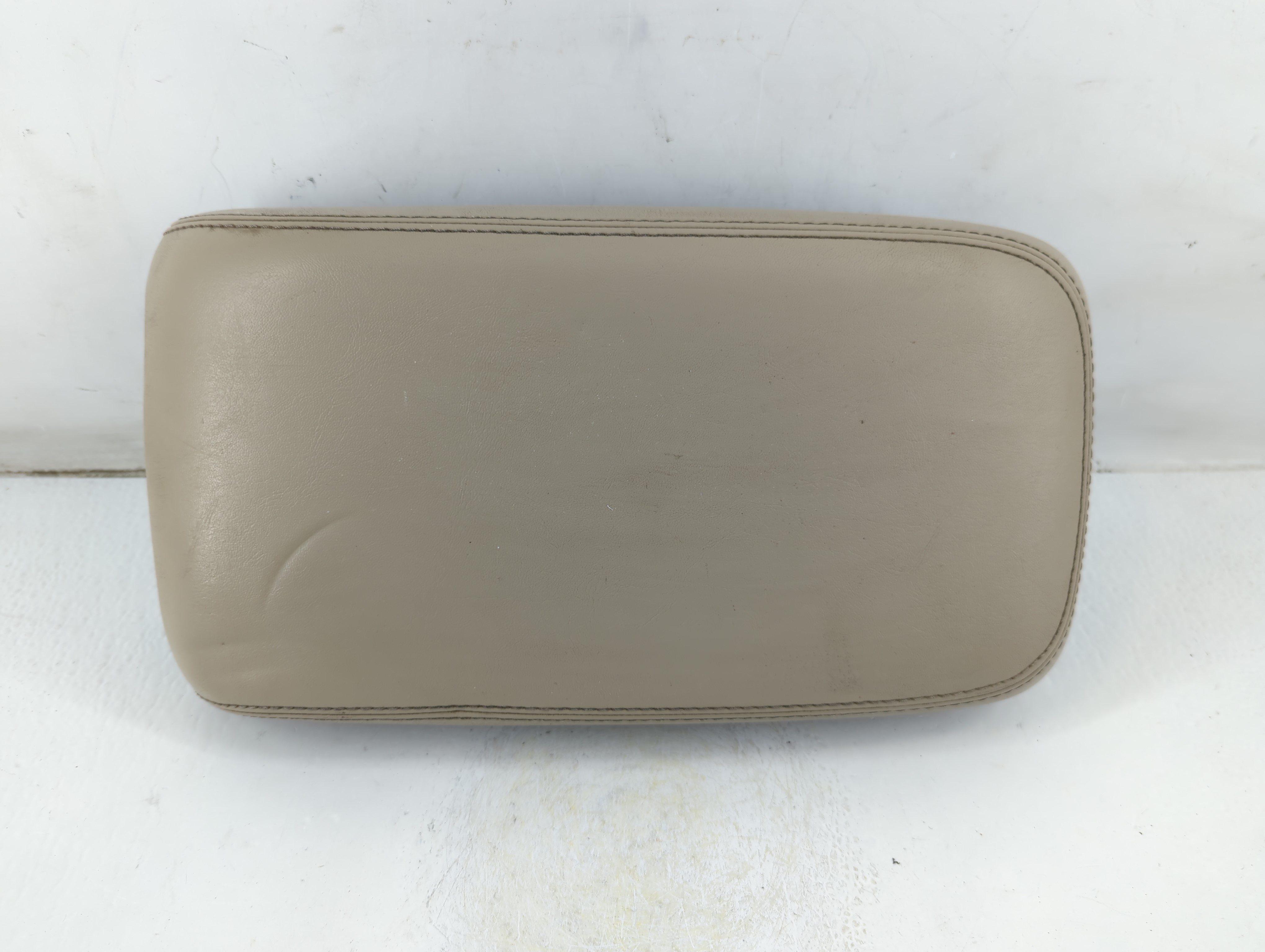 2012-2014 Chrysler 300 Center Console Armrest Cover Lid Gray 1034830 - Oemusedautoparts1.com