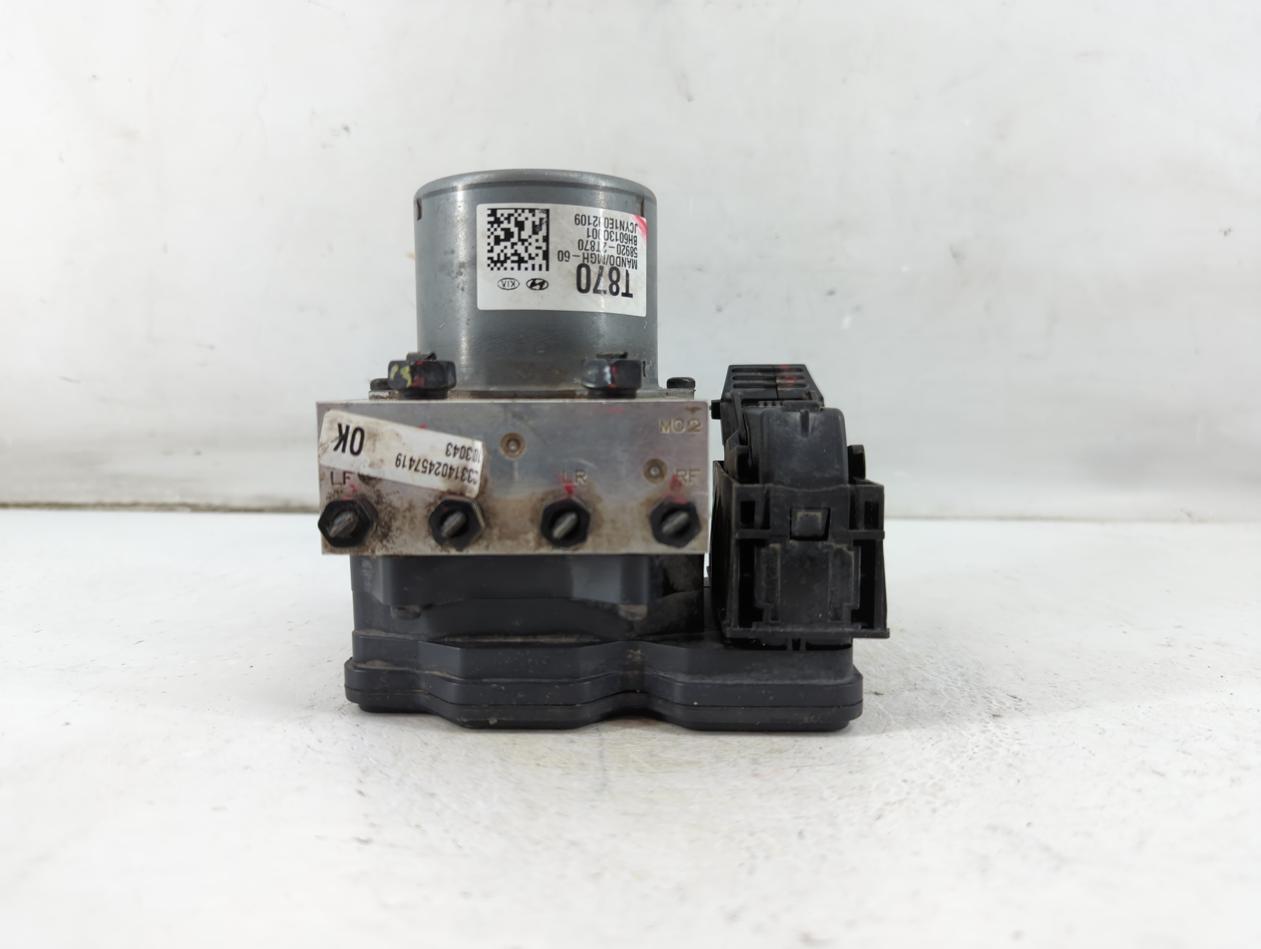 Picture of 2014-2015 Kia Optima Abs Pump Control Module 1035108