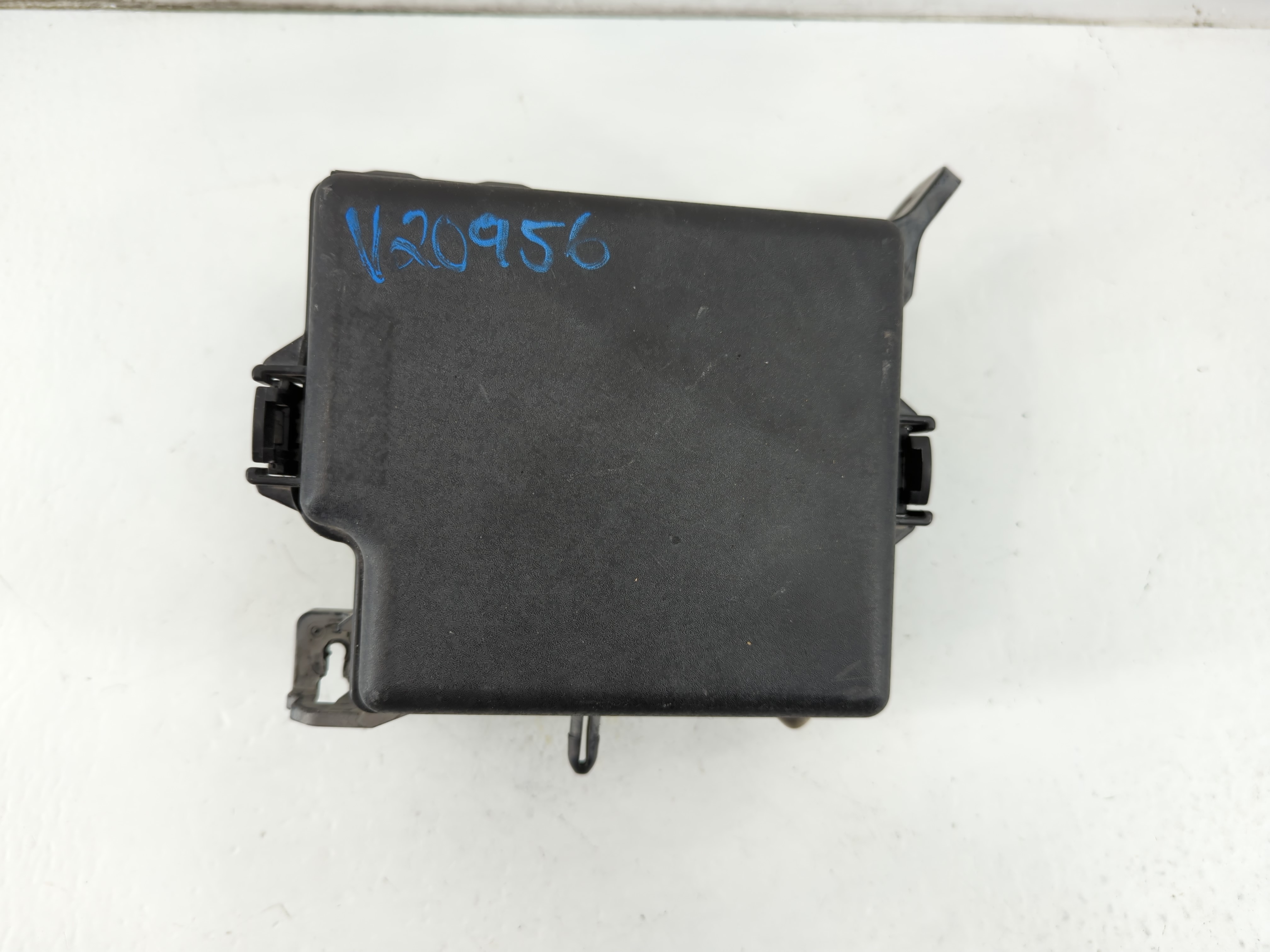 Picture of 2017-2019 Kia Soul Fusebox Fuse Box Relay Module 91950-b2330 1035120