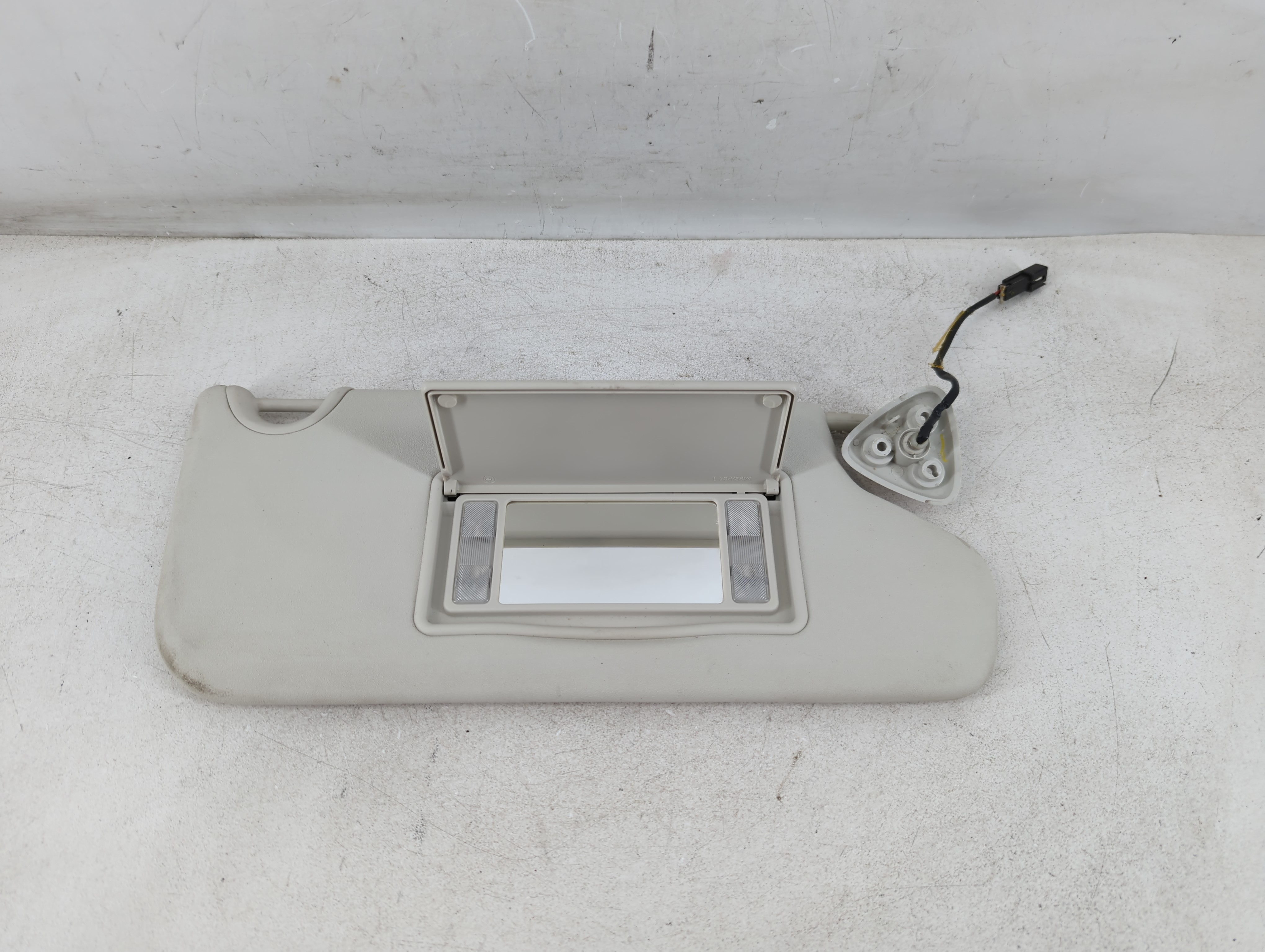 Picture of 2009-2010 Dodge Journey Passenger Sun Visor Mirror Right Sunvisor 1035167