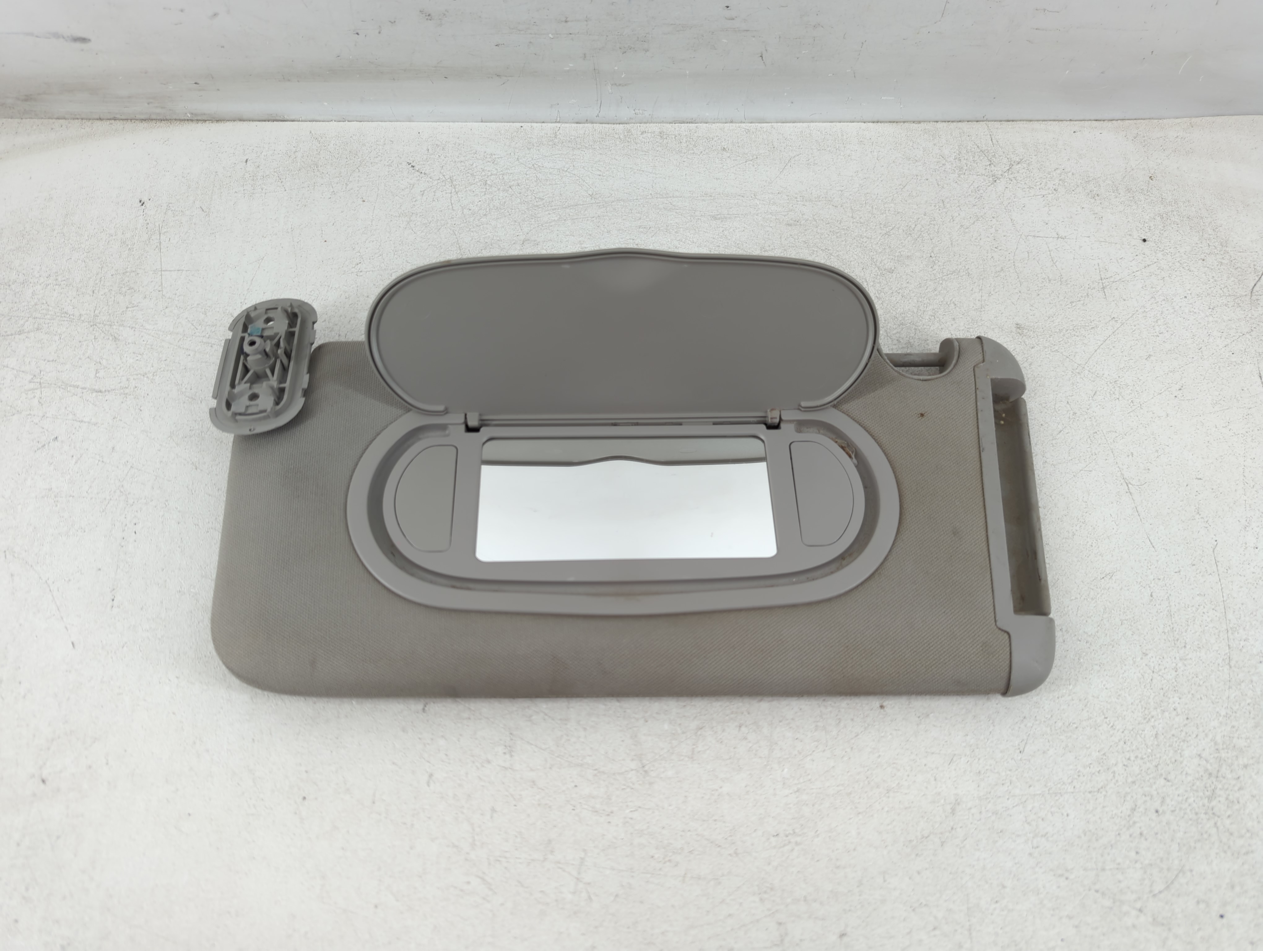 Picture of 2005-2010 Pontiac G6 Driver Sun Visor Mirror Left Sunvisor Grey 1035292