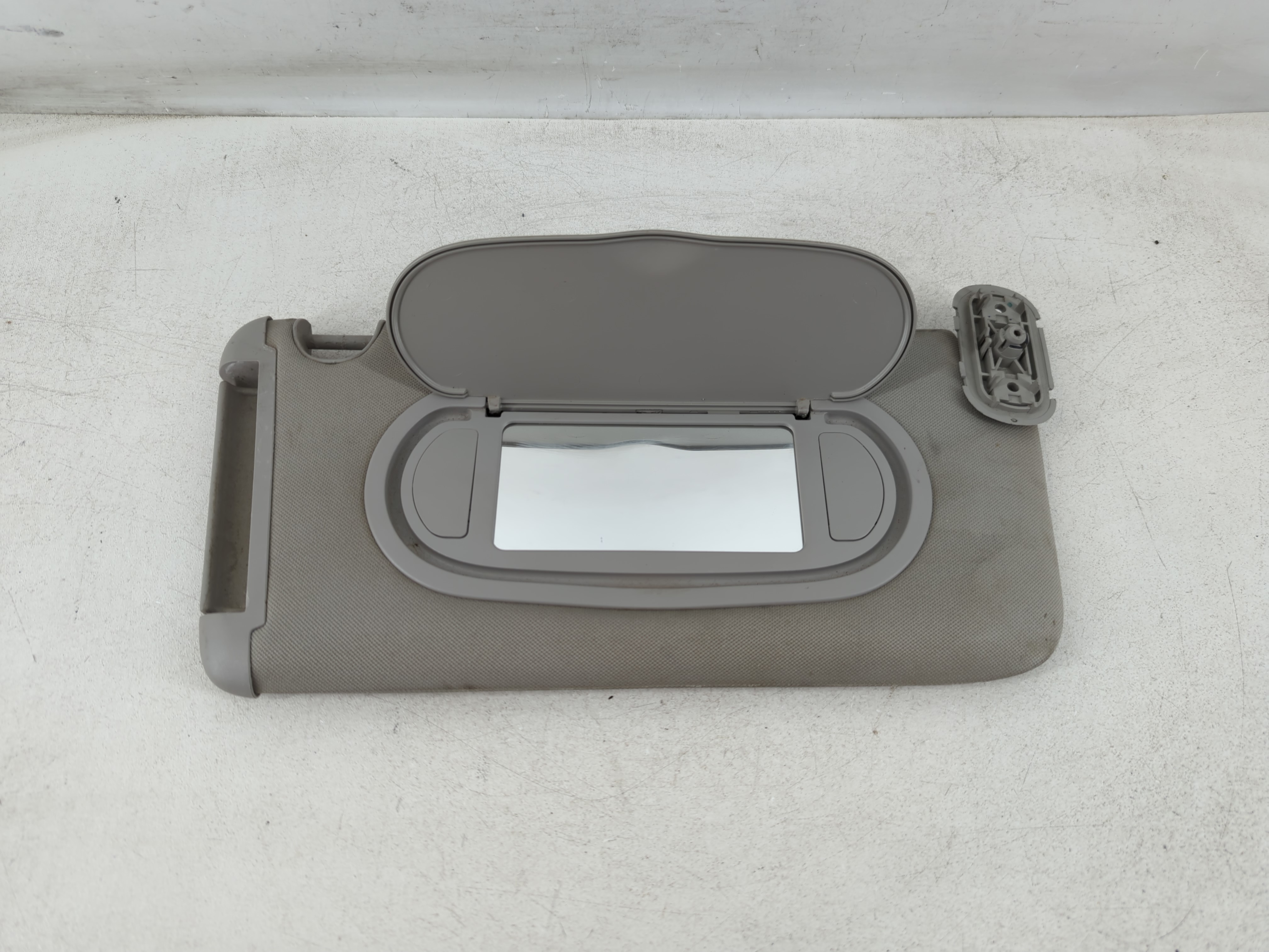 Picture of 2005-2010 Pontiac G6 Passenger Sun Visor Mirror Right Sunvisor 1035293